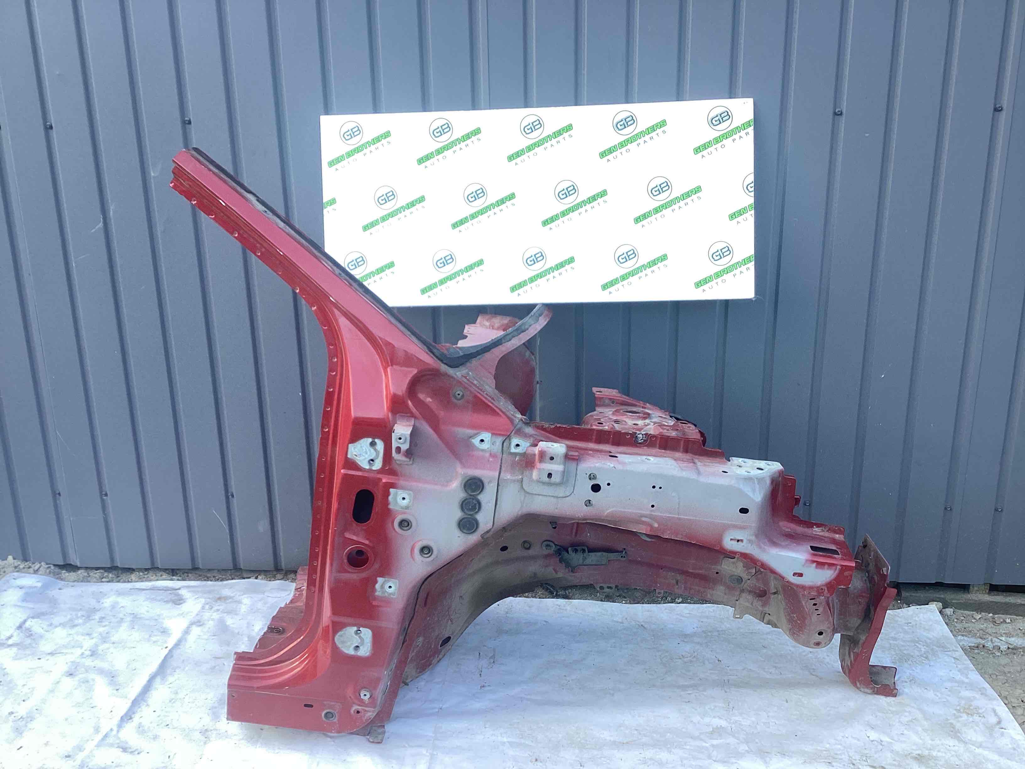 Чверть передня права