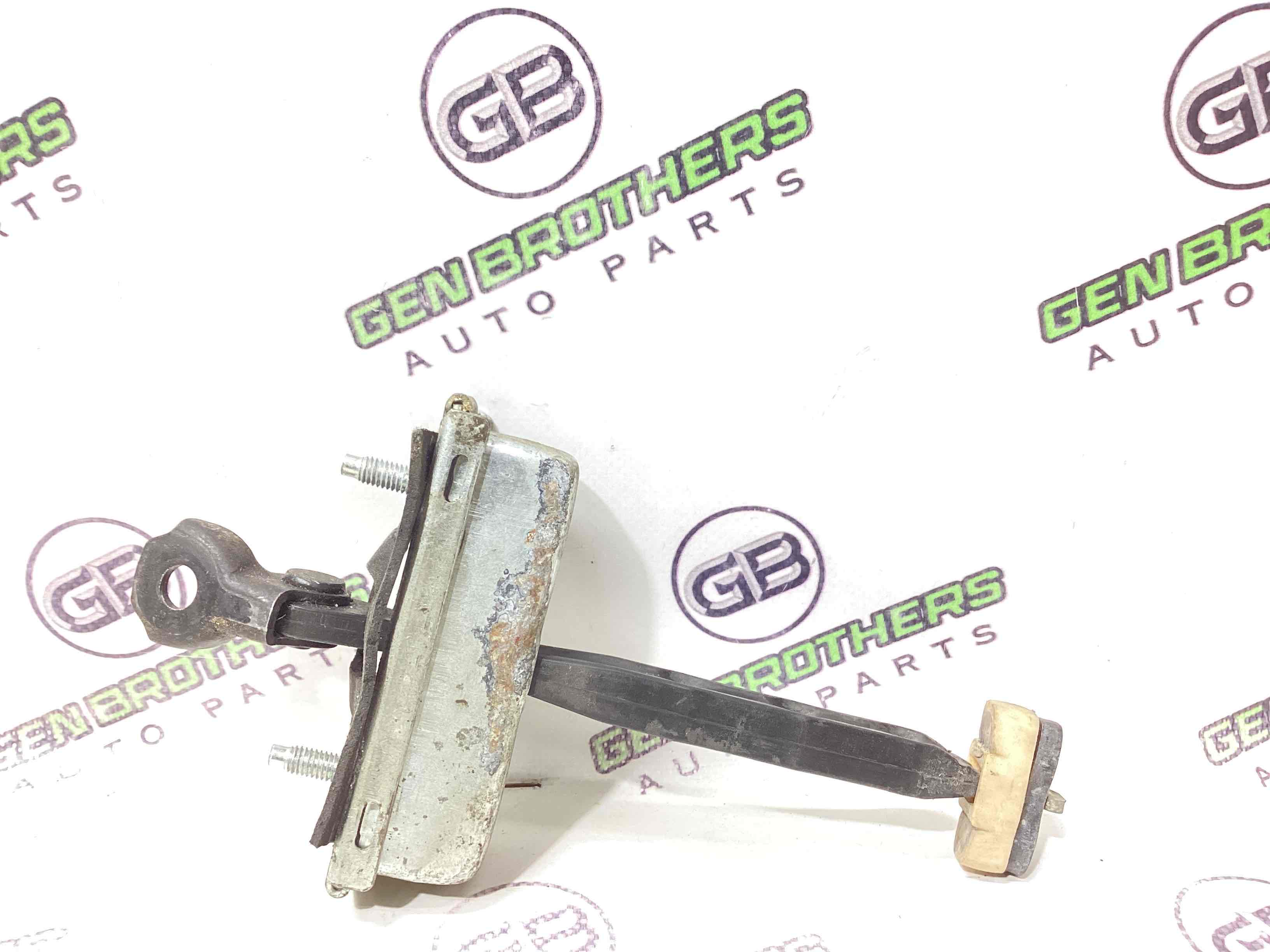 Обмежувач відчинення дверей