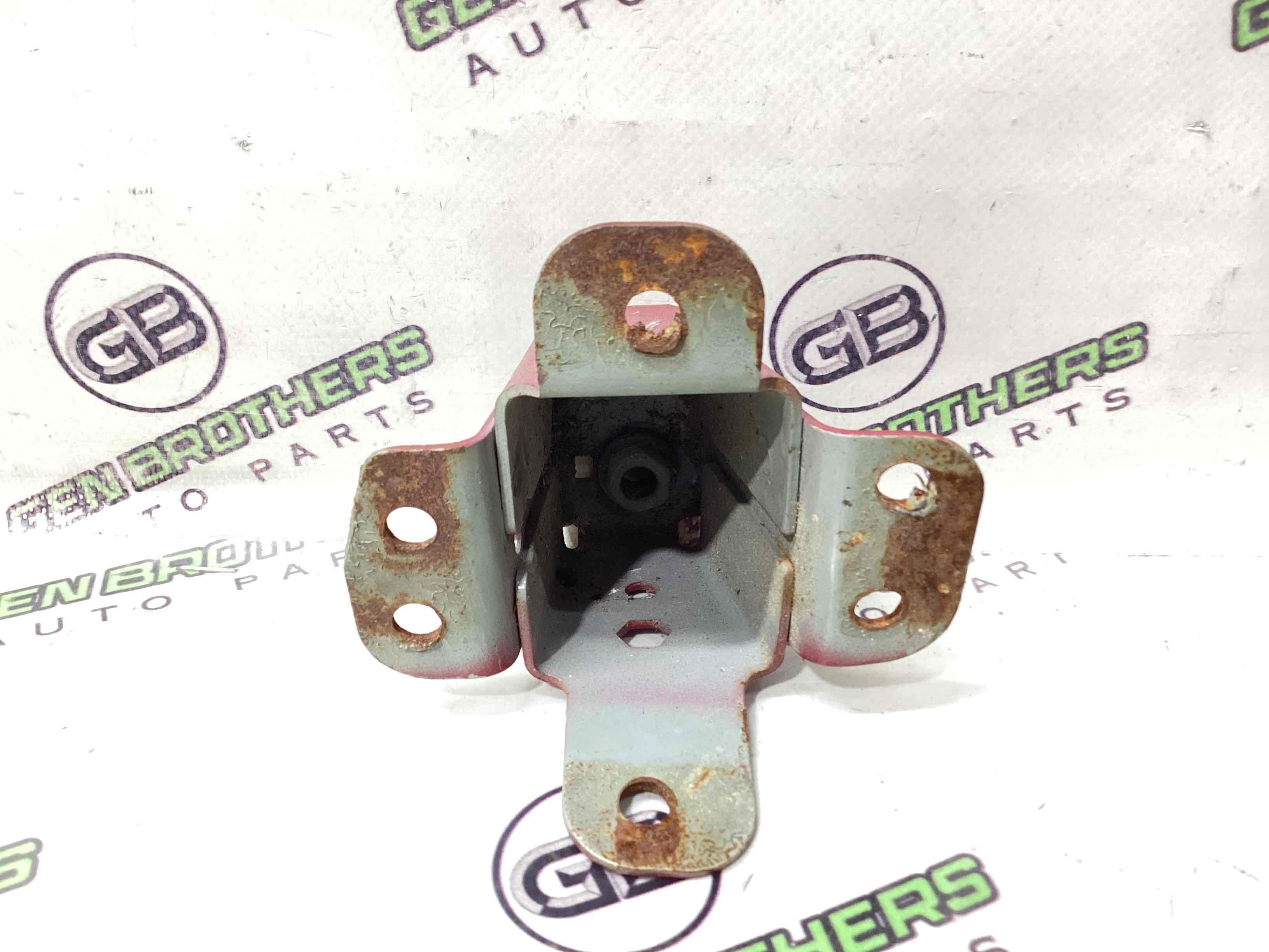 Кріплення, кронштейн