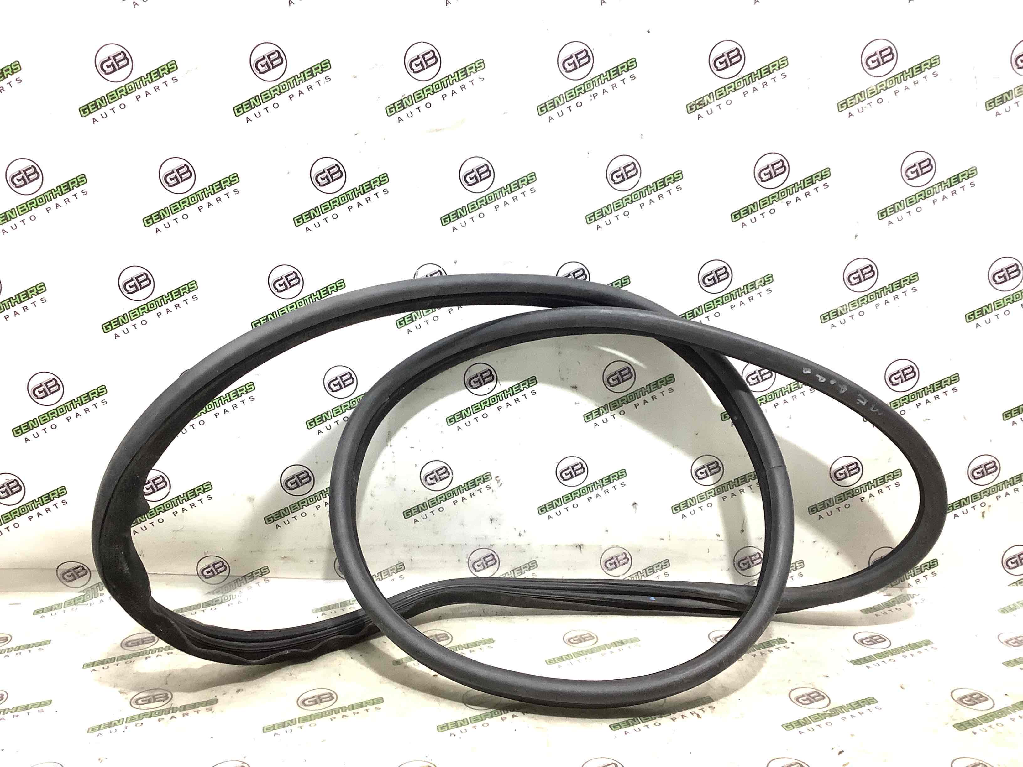 Ущільнювач скла, двері