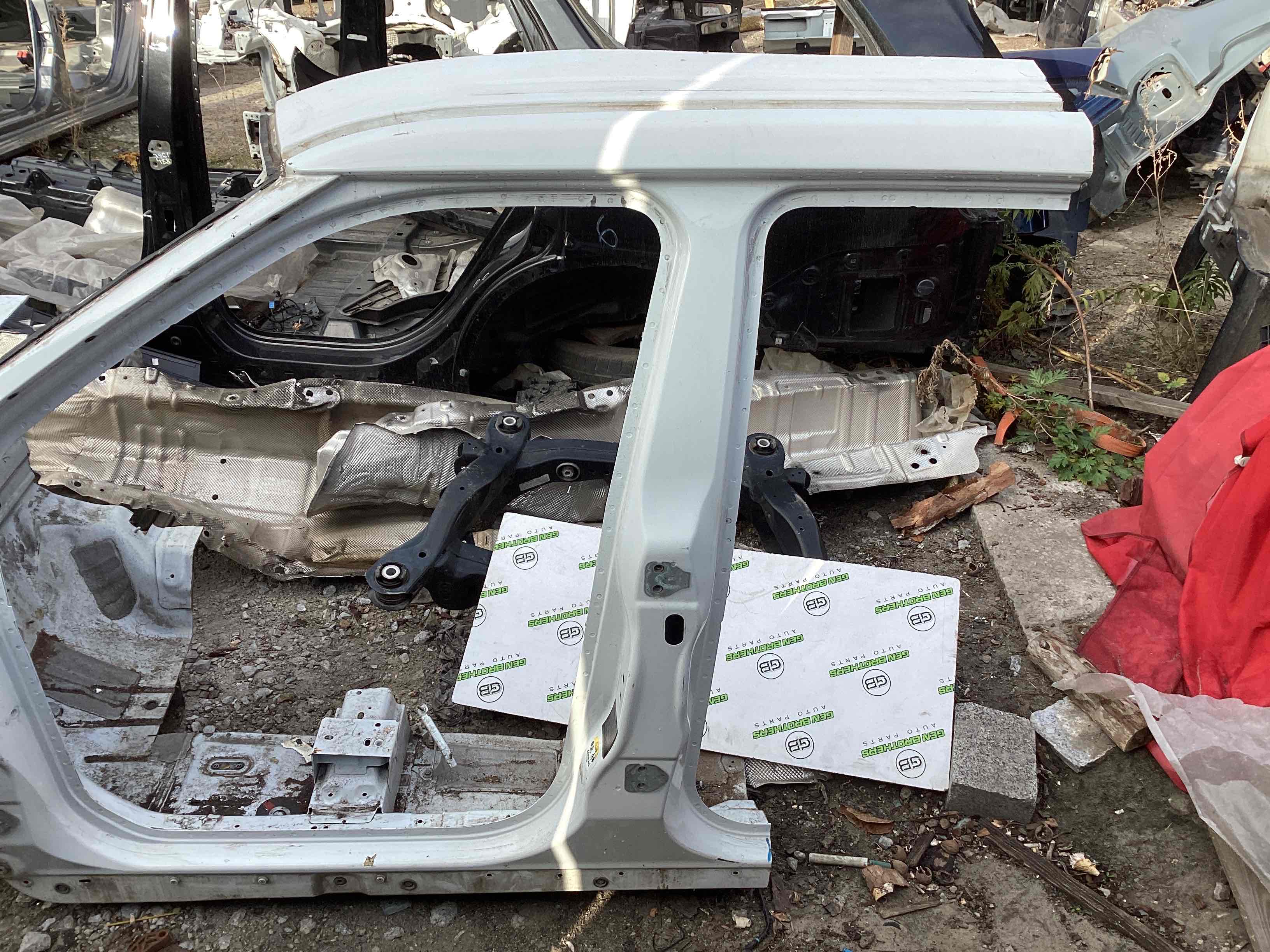 Стійки кузова та пороги