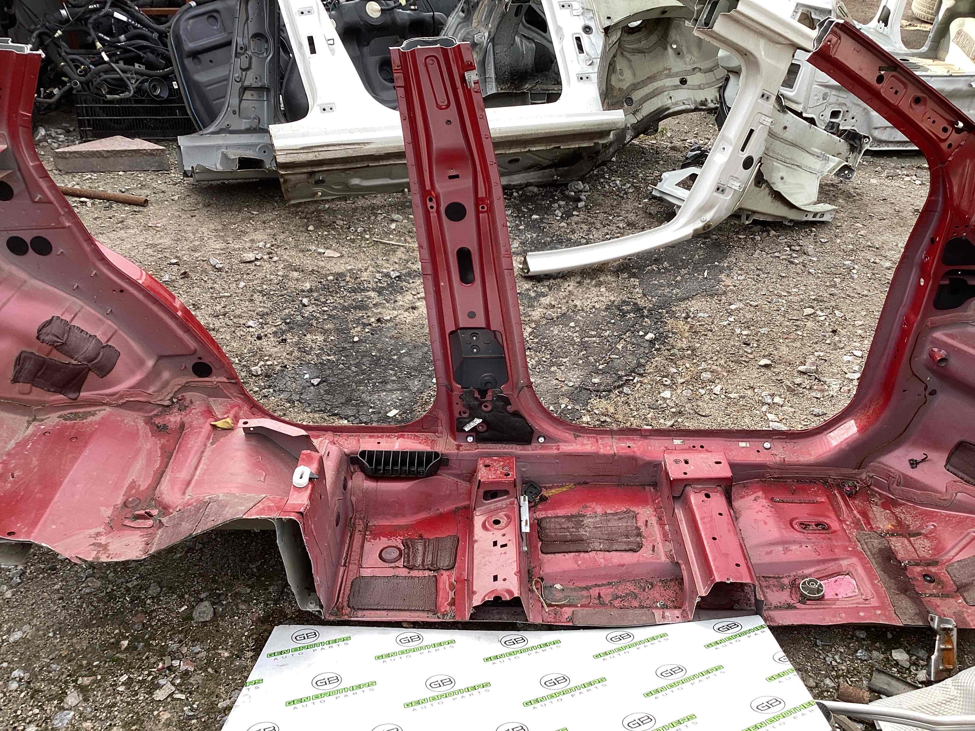 Стійки кузова та пороги