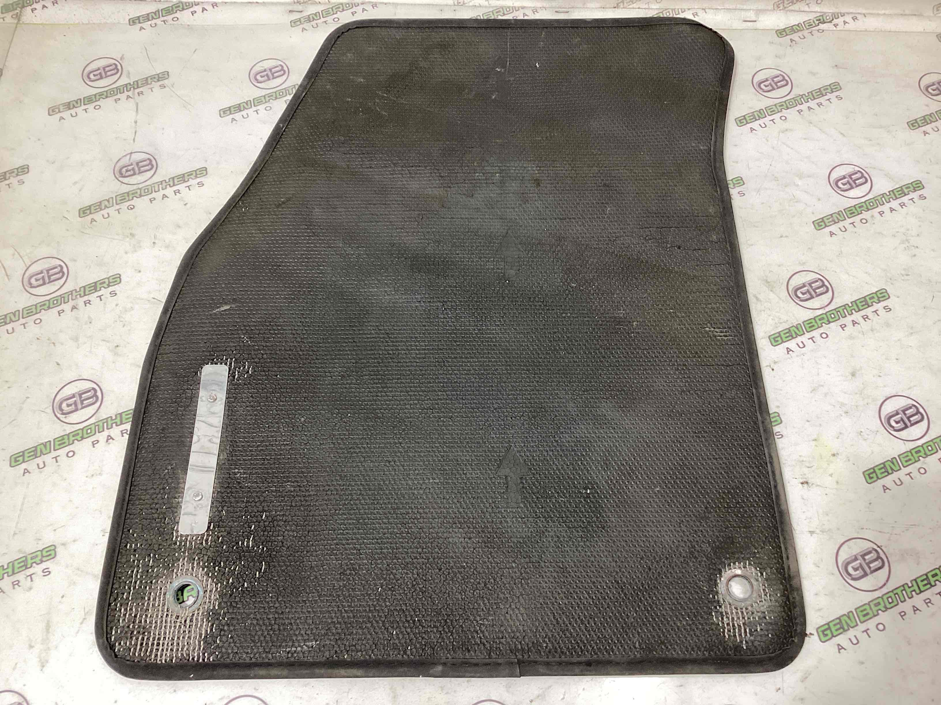 Килимки комплекти, підлога салону