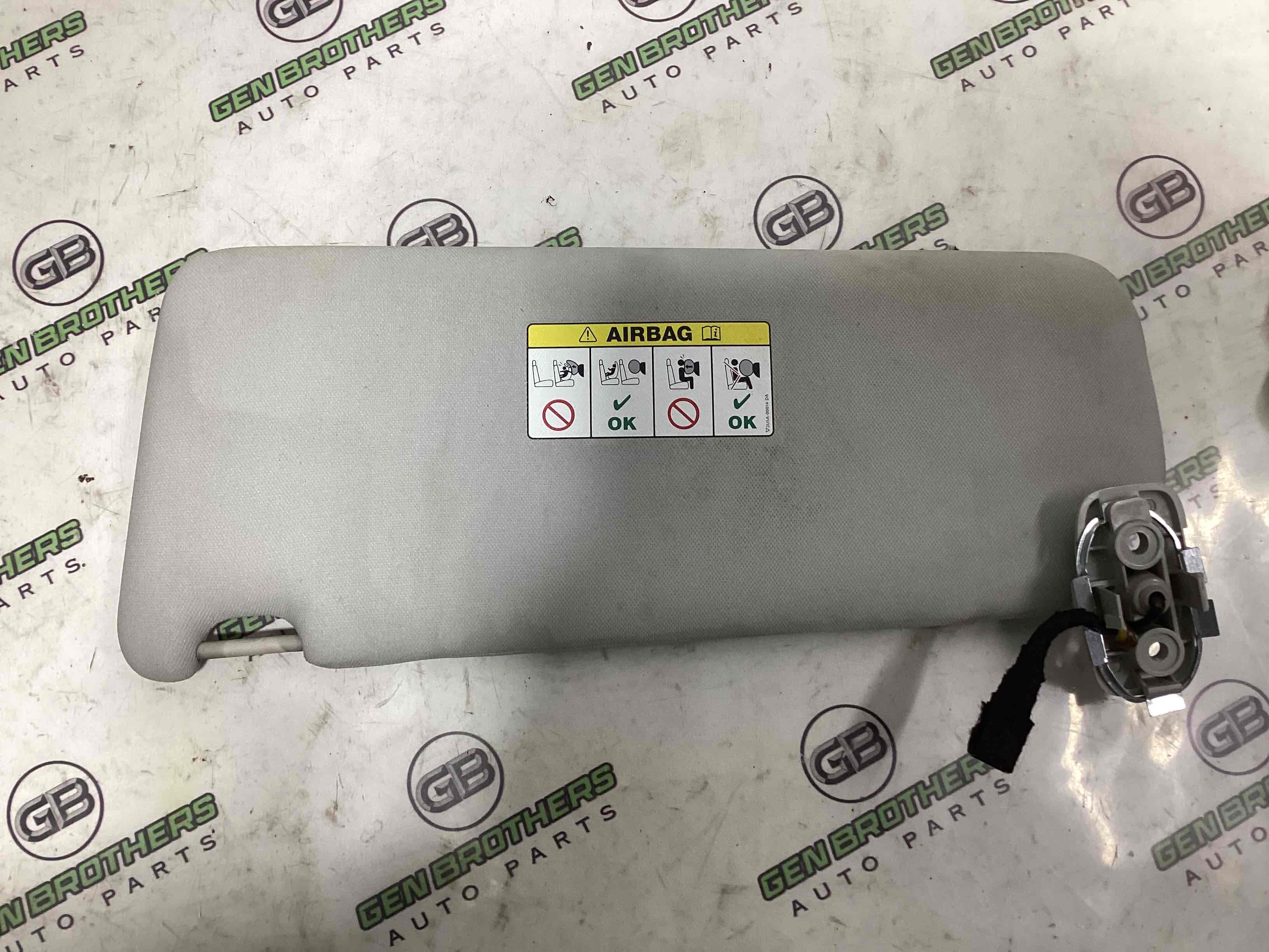 Козирок сонцезахисний