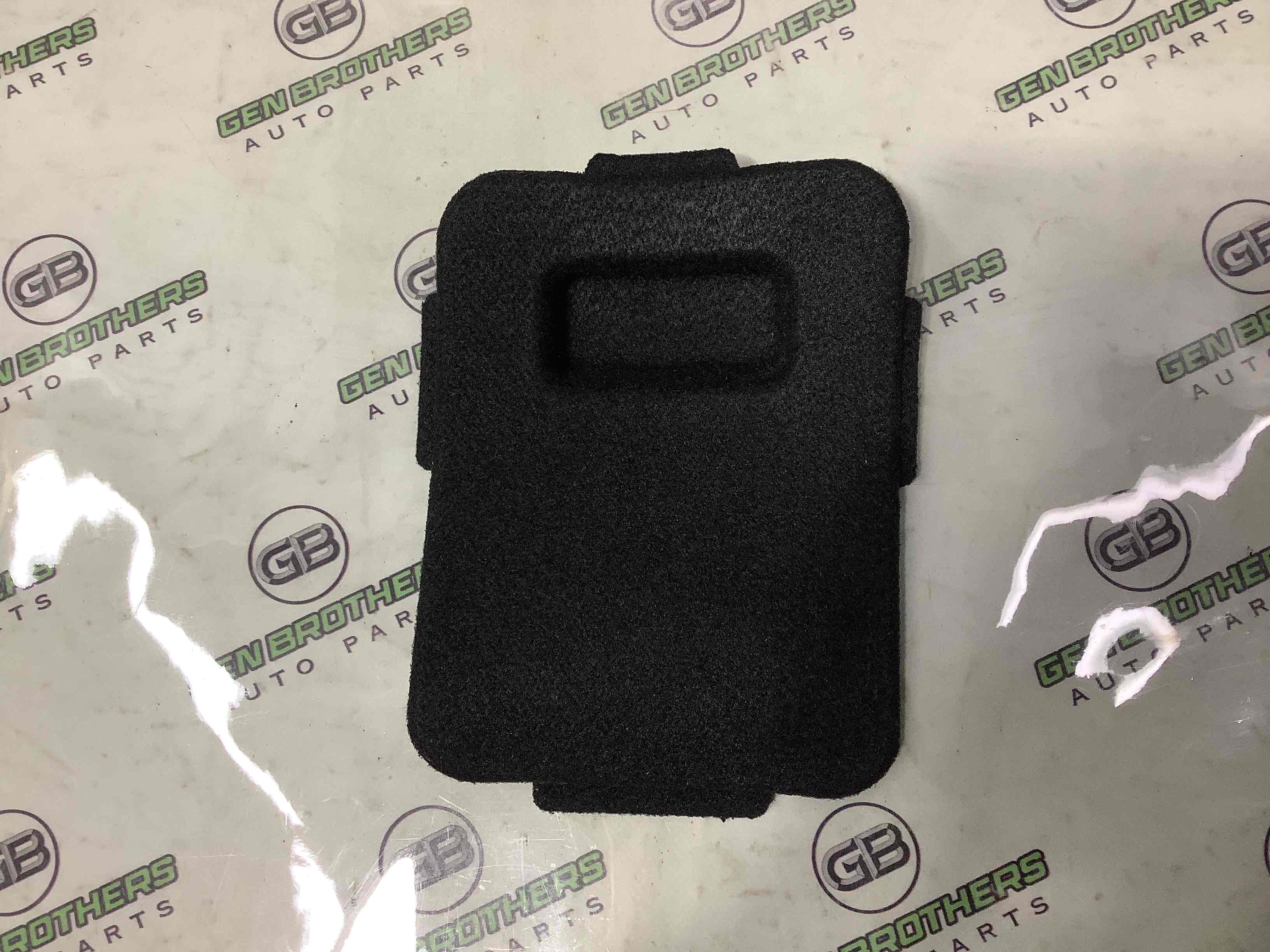 Елементи оздоблення багажника