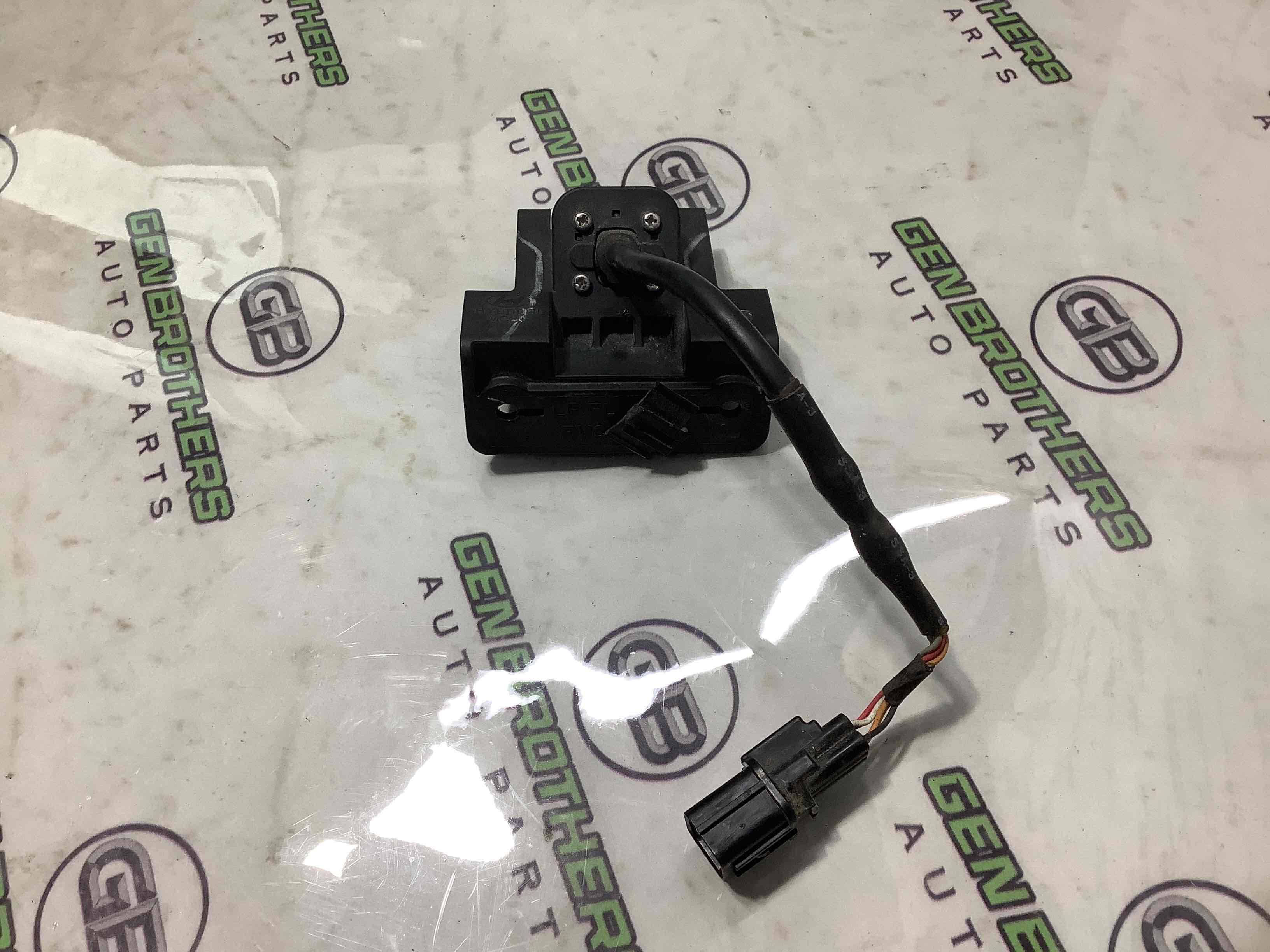 Камера, кріплення камери, корпус