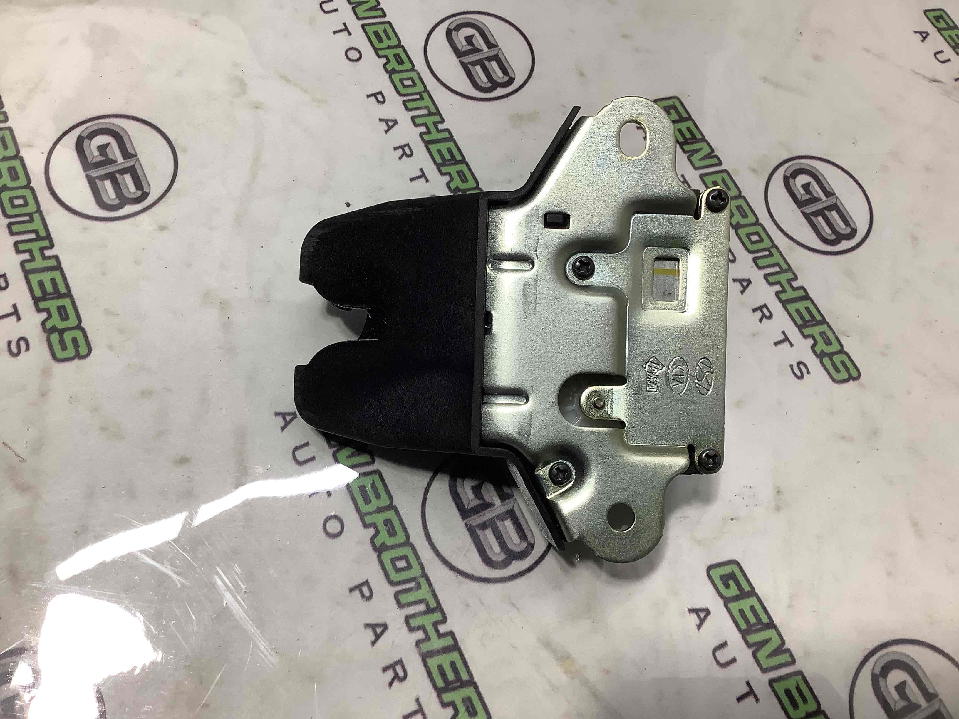 Замок багажника