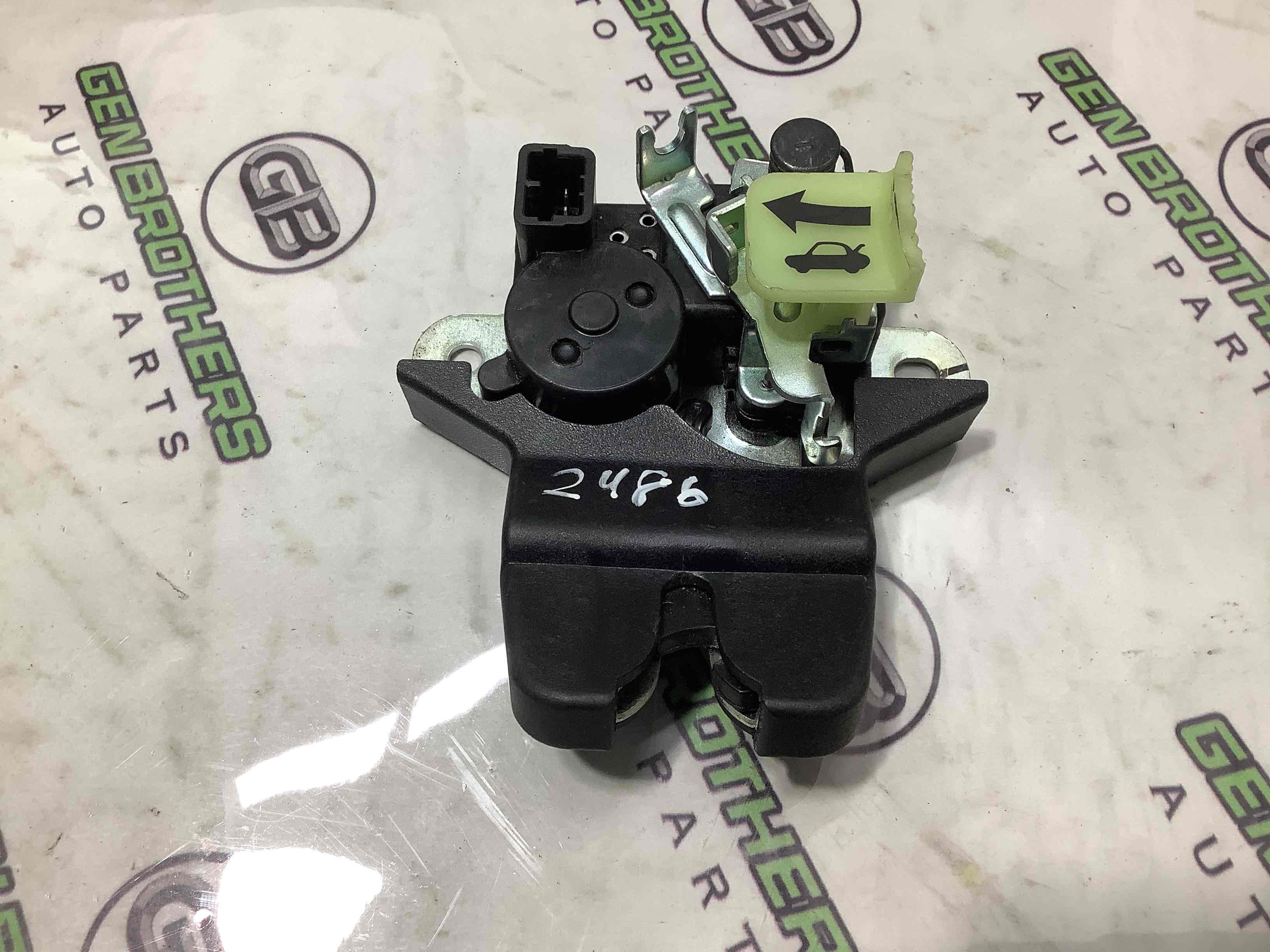 Замок багажника