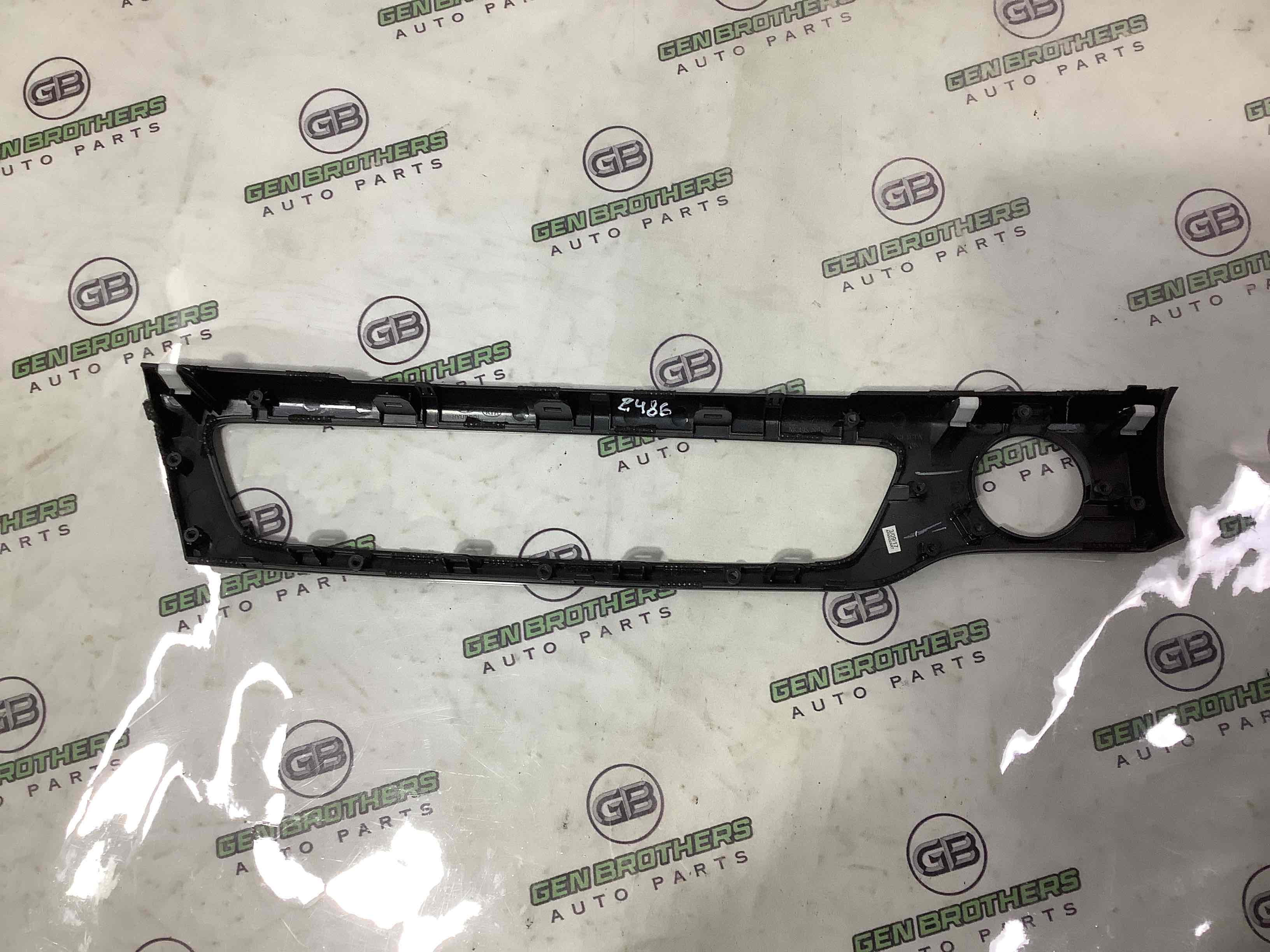 Обшивка панелі приладів торпедо