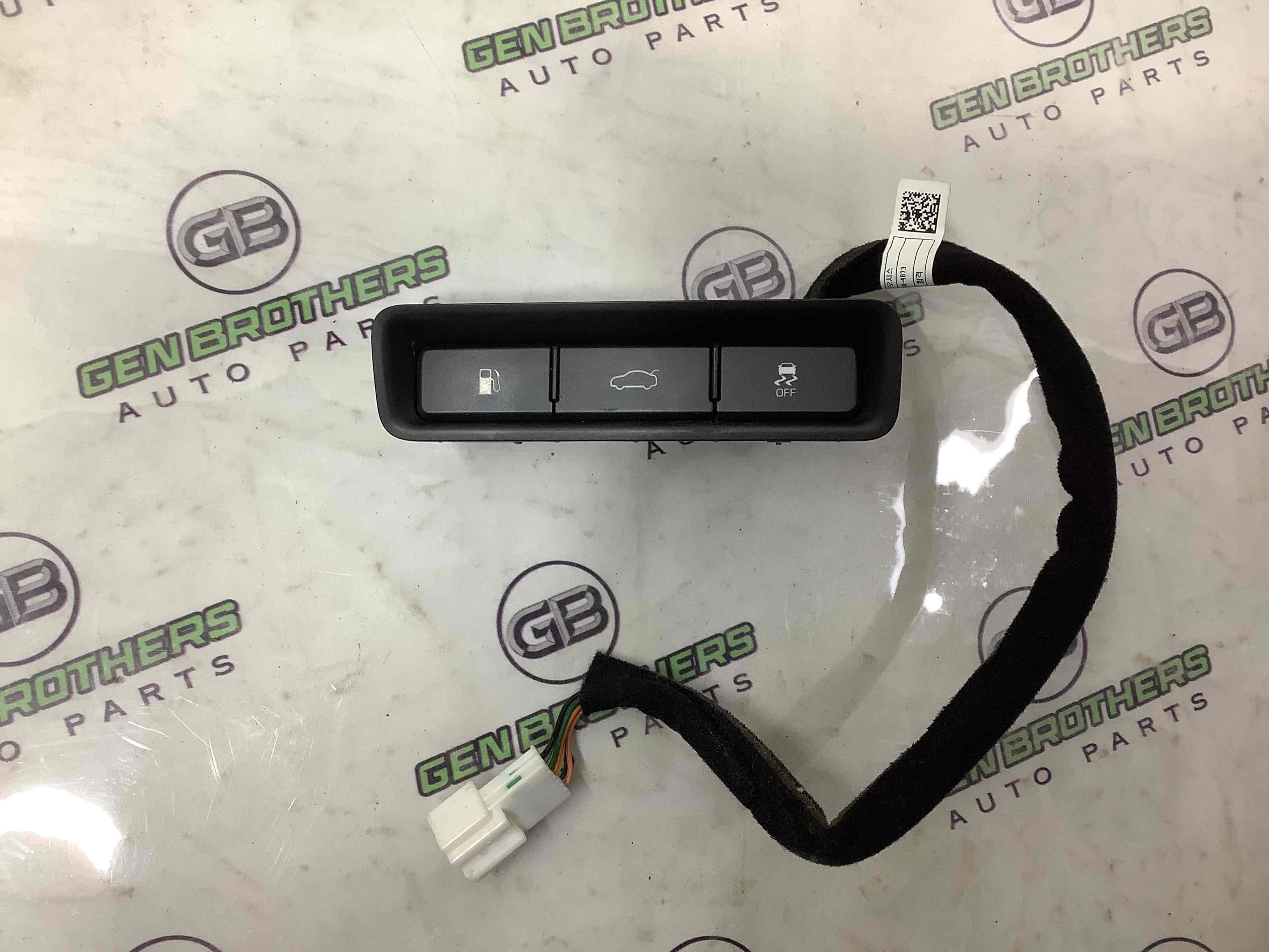 Кнопка відкриття багажника