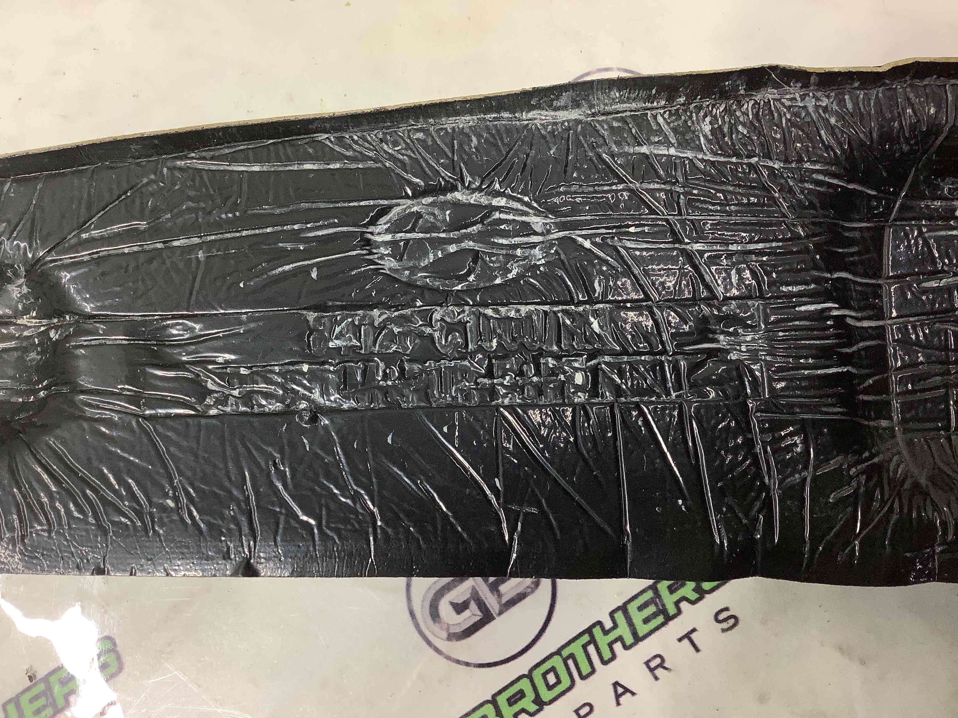 Ізолятор крила, ущільнювач та повітропровід крила