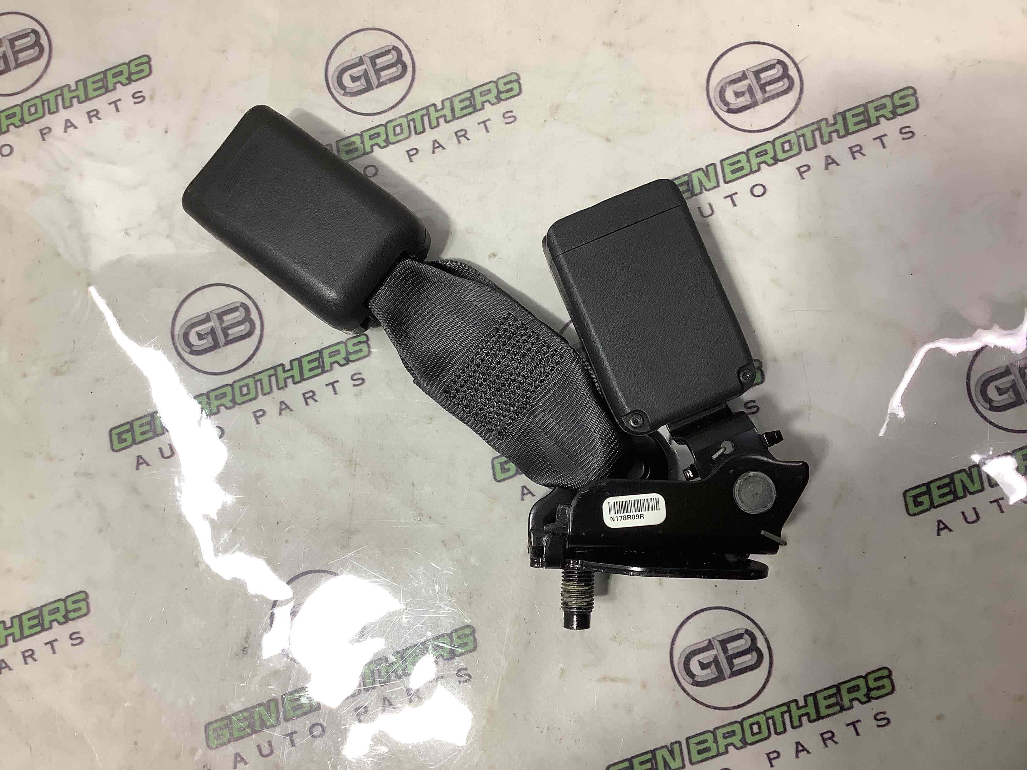 Замок ременя безпеки