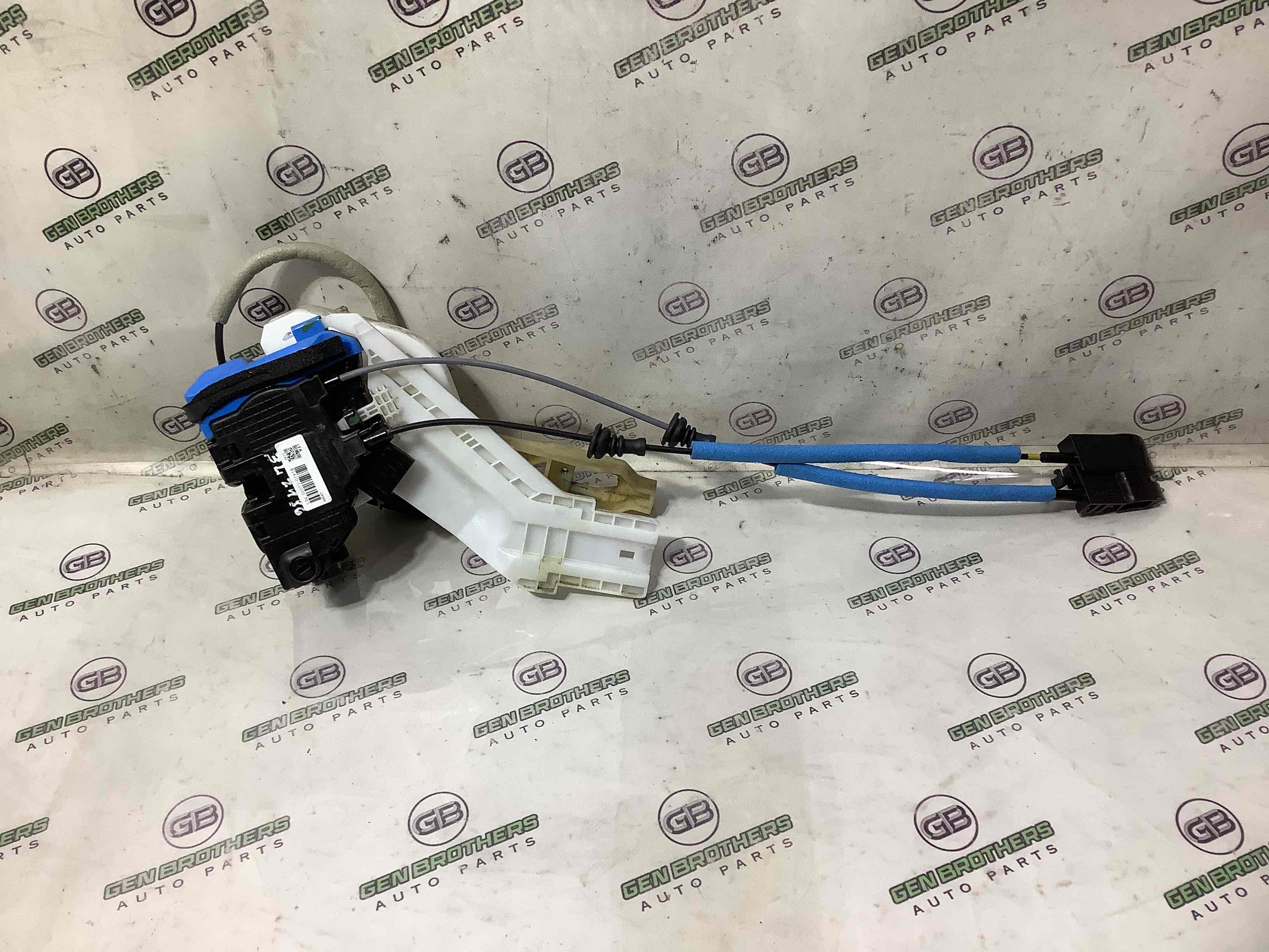 Замок дверей задньої лівої