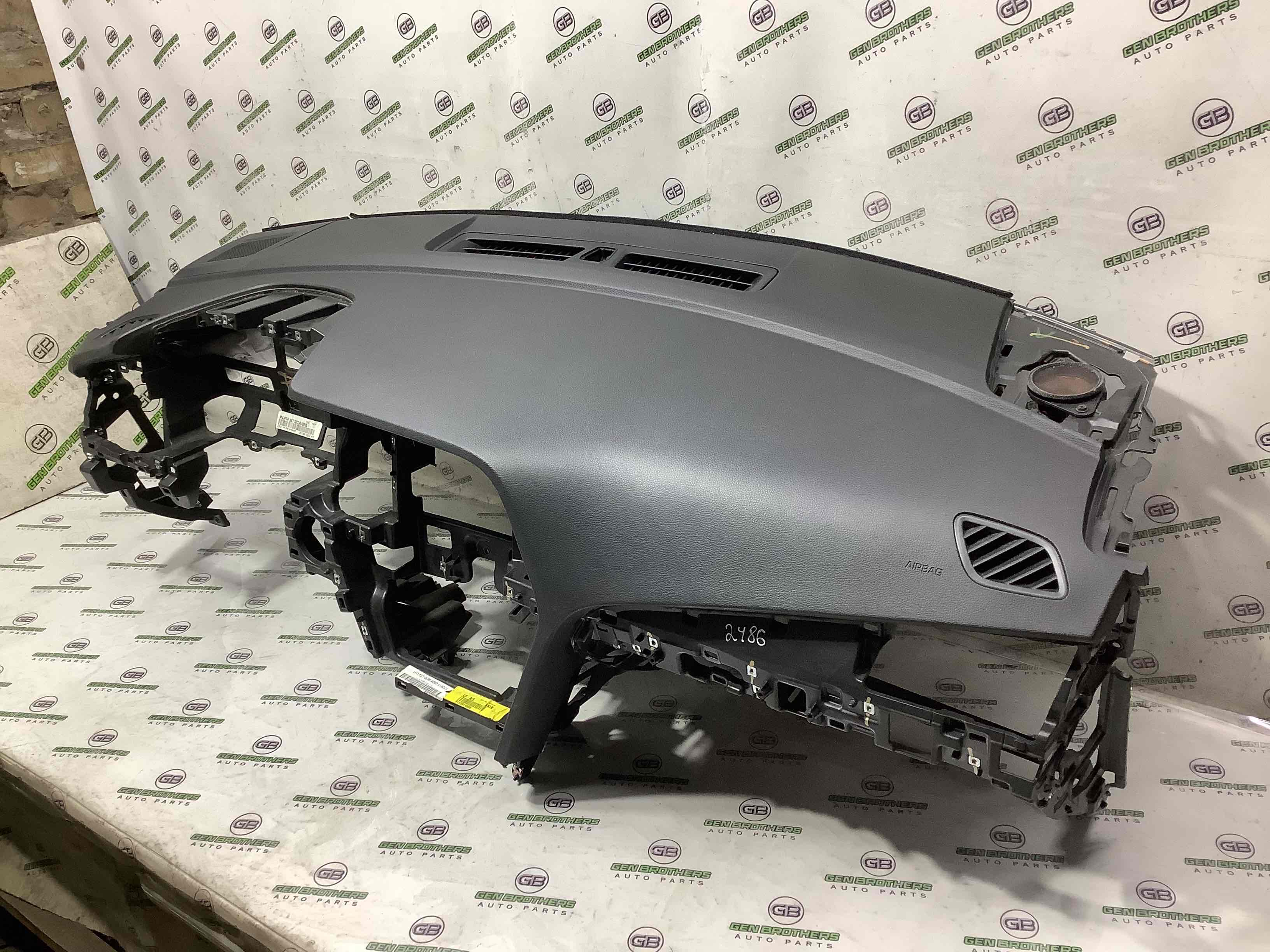 Панель передня салону торпедо