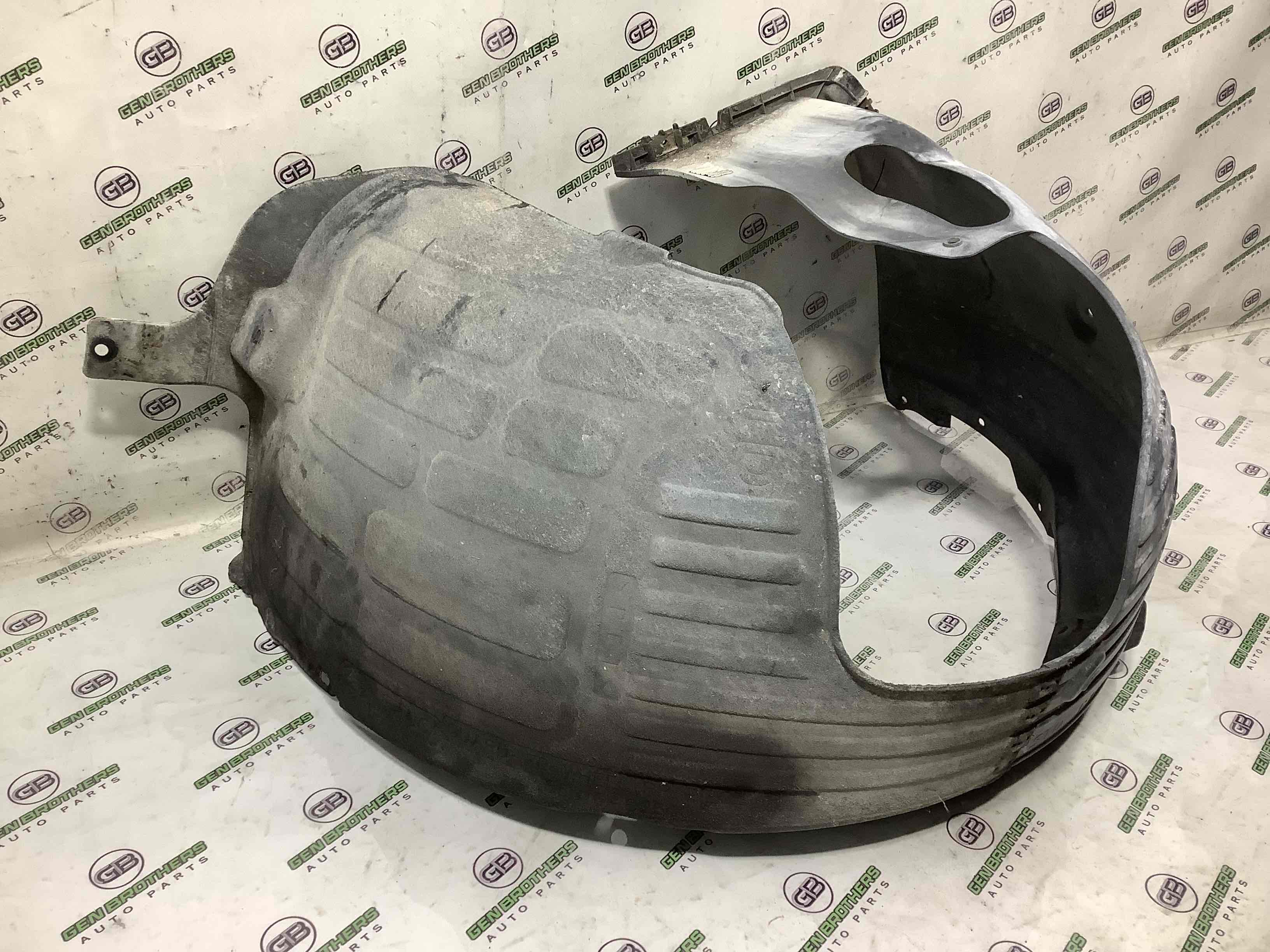 Захист арок передній правий (підкрилок)