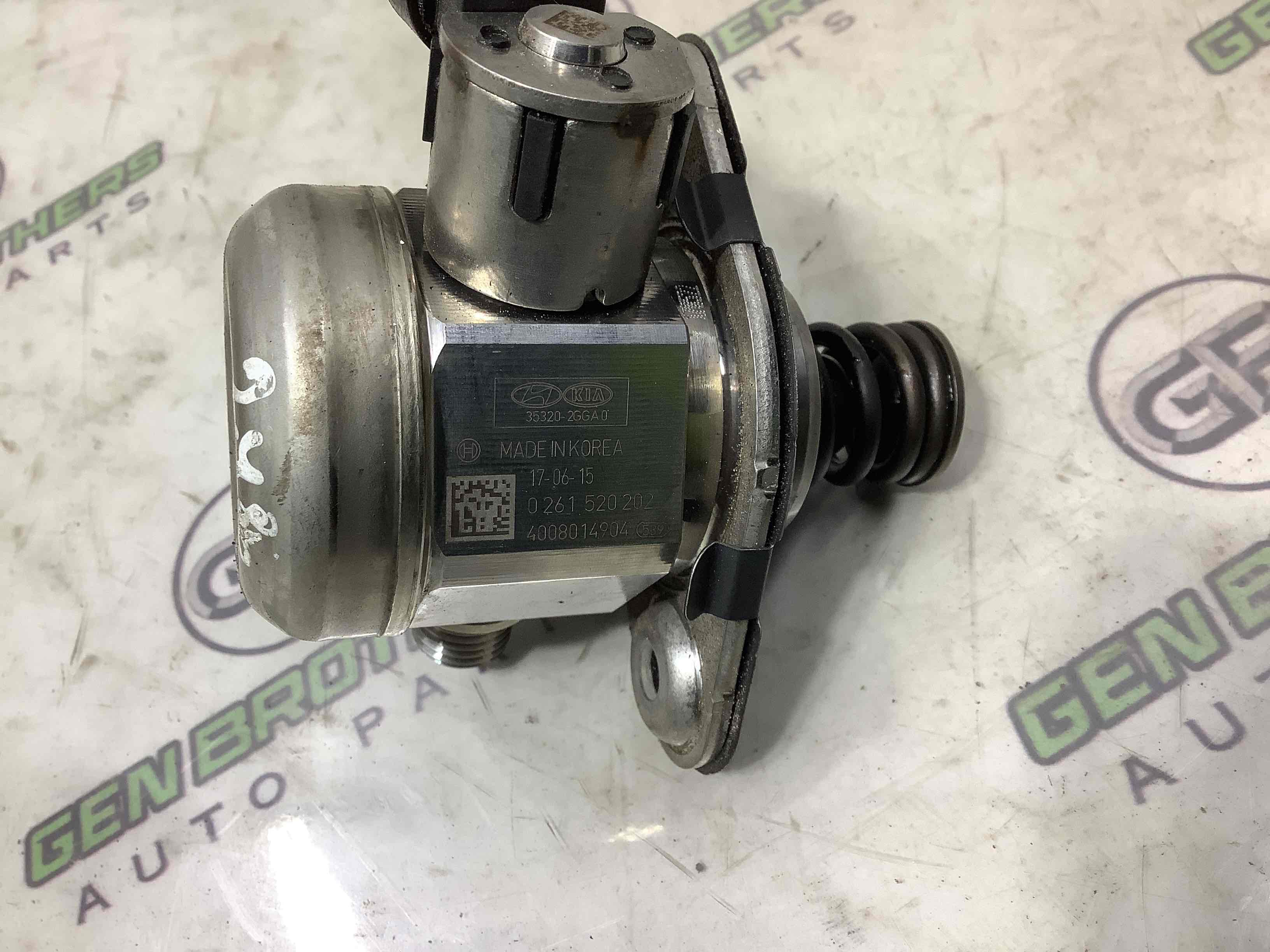 Насос паливний