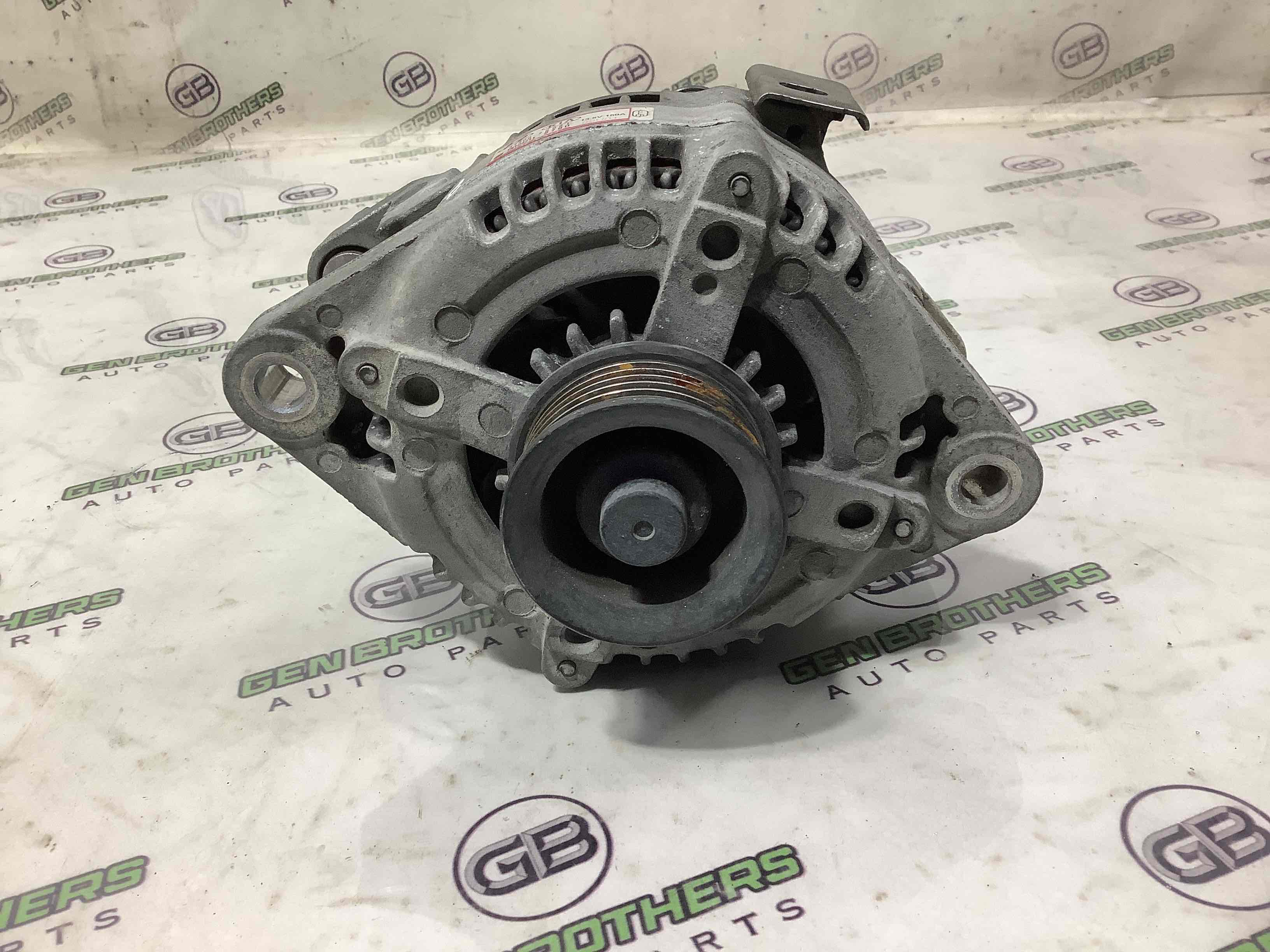 Генератор, кронштейн генератора