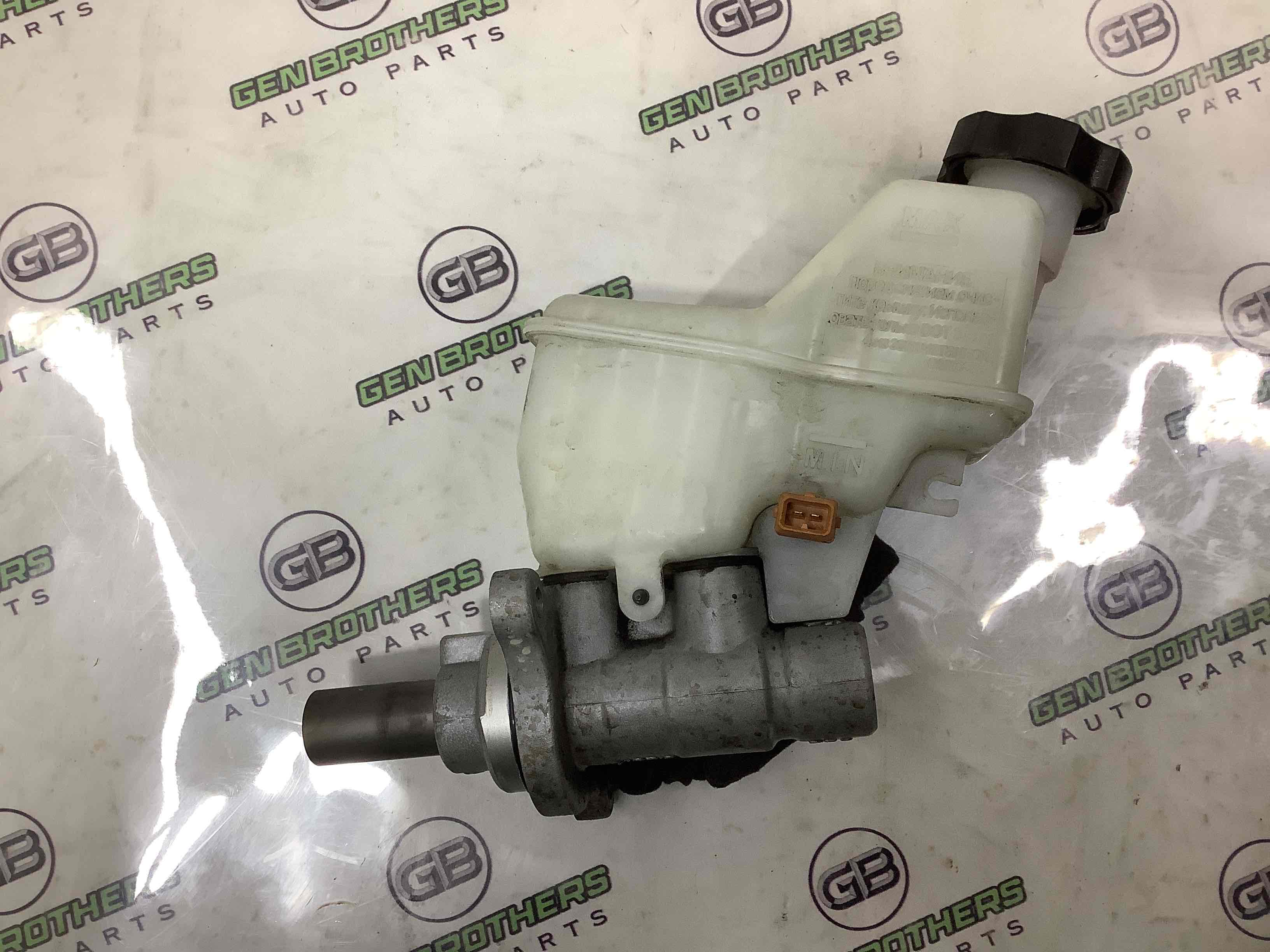 Циліндр гальмівний головний