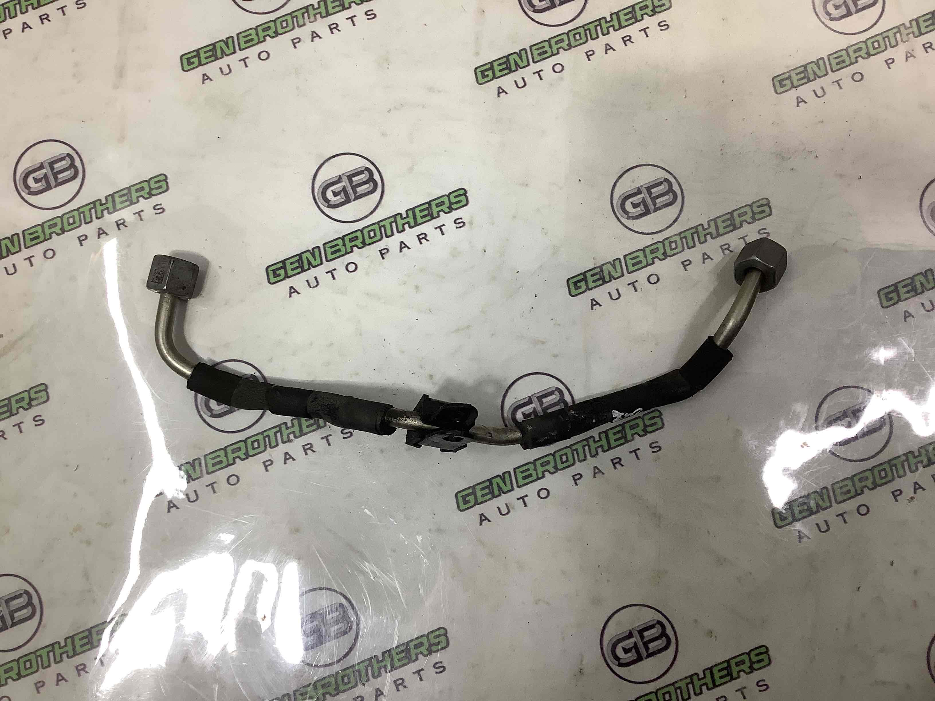 Трубка паливна