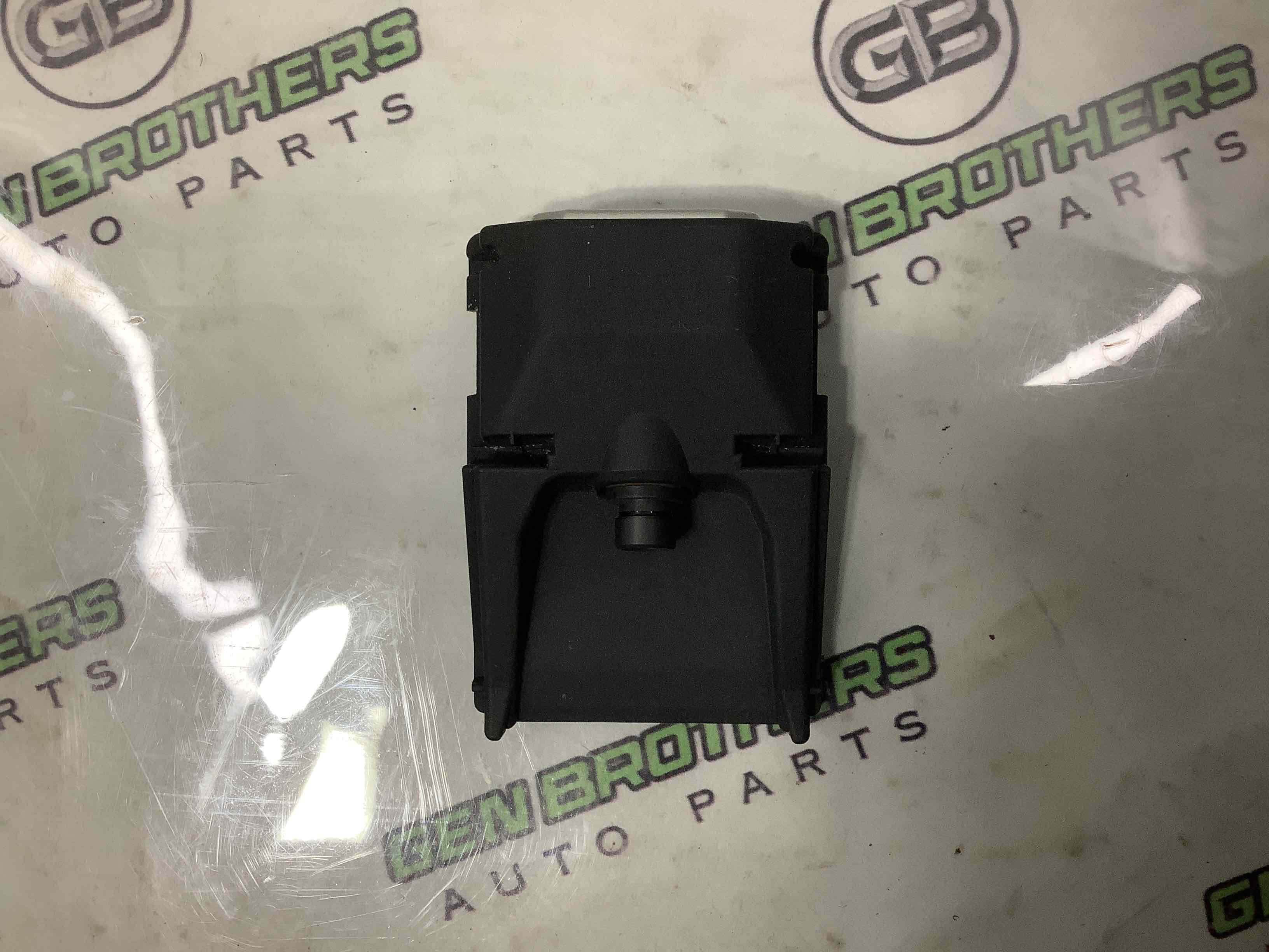 Камера, кріплення камери, корпус