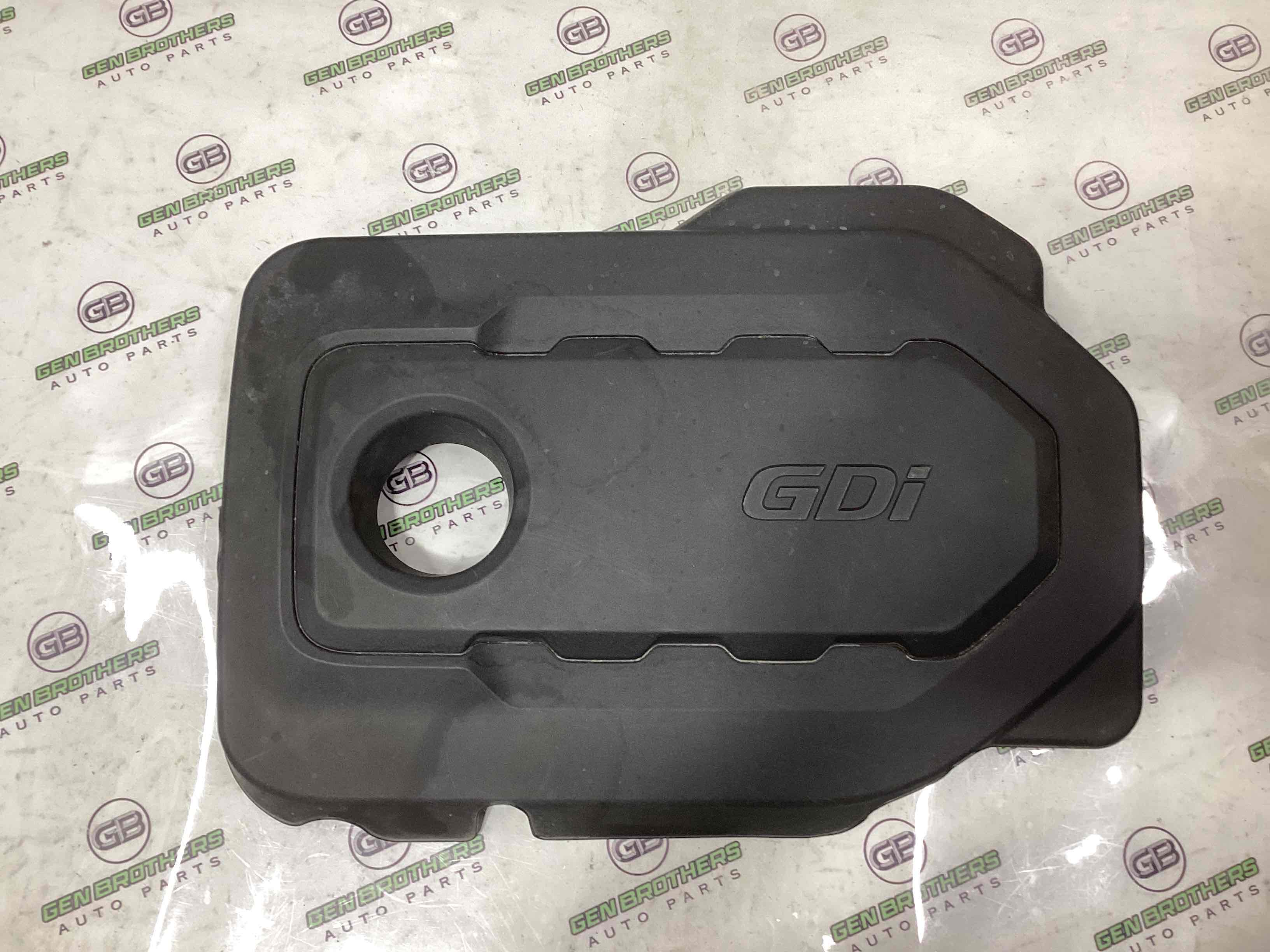 Кришка двигуна декоративна