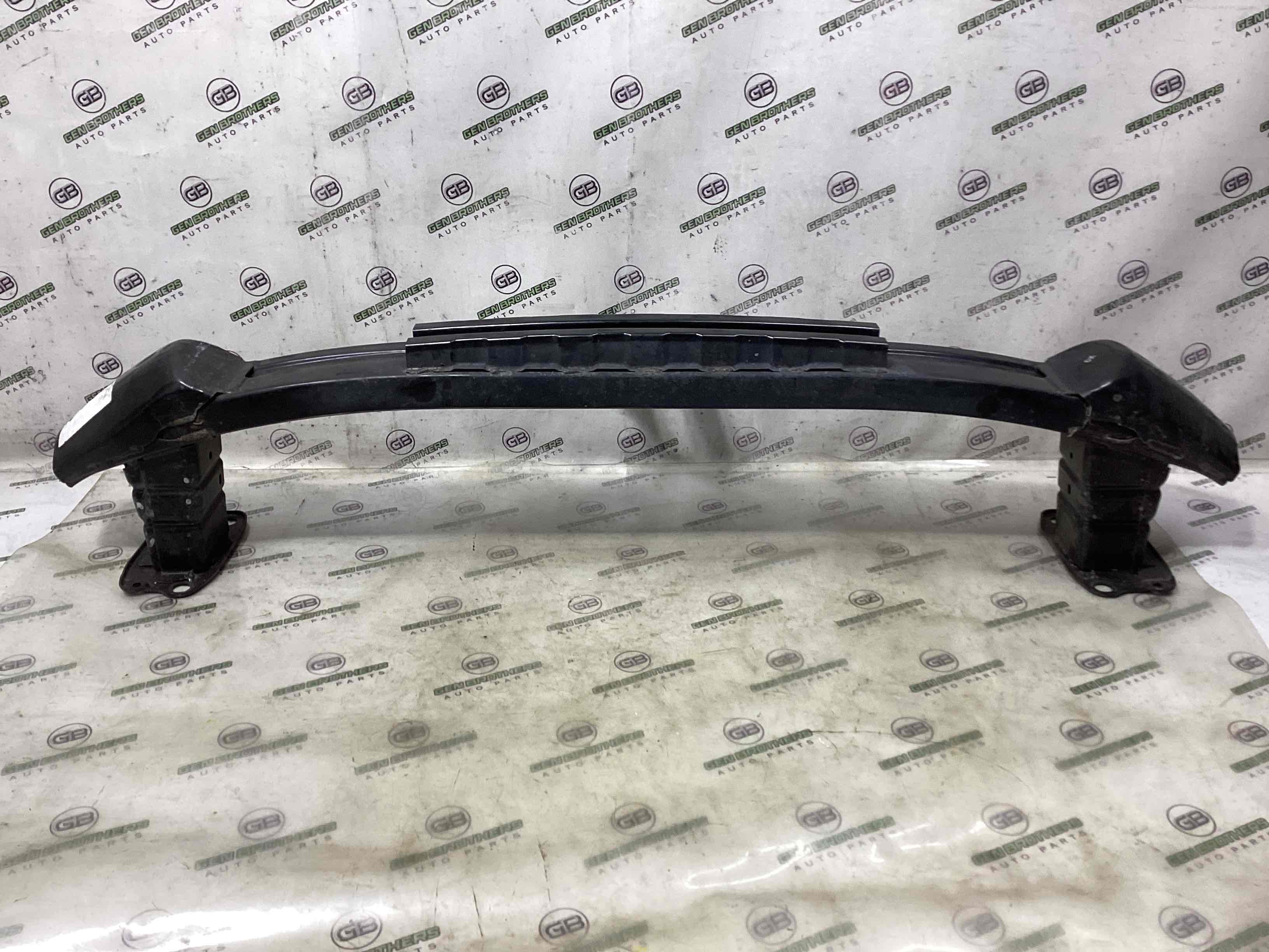 Підсилювач бампера переднього