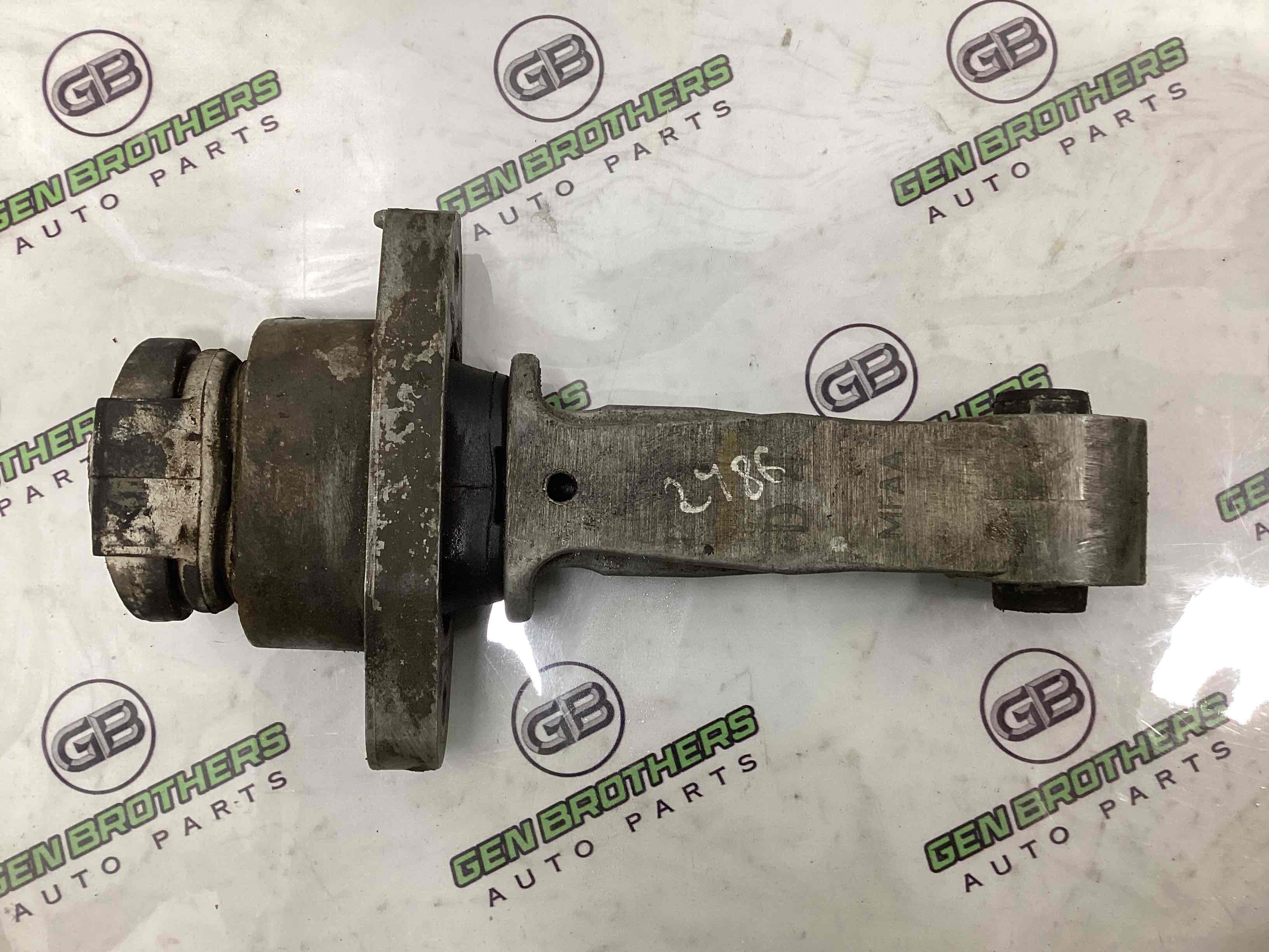 Подушка кріплення двигуна