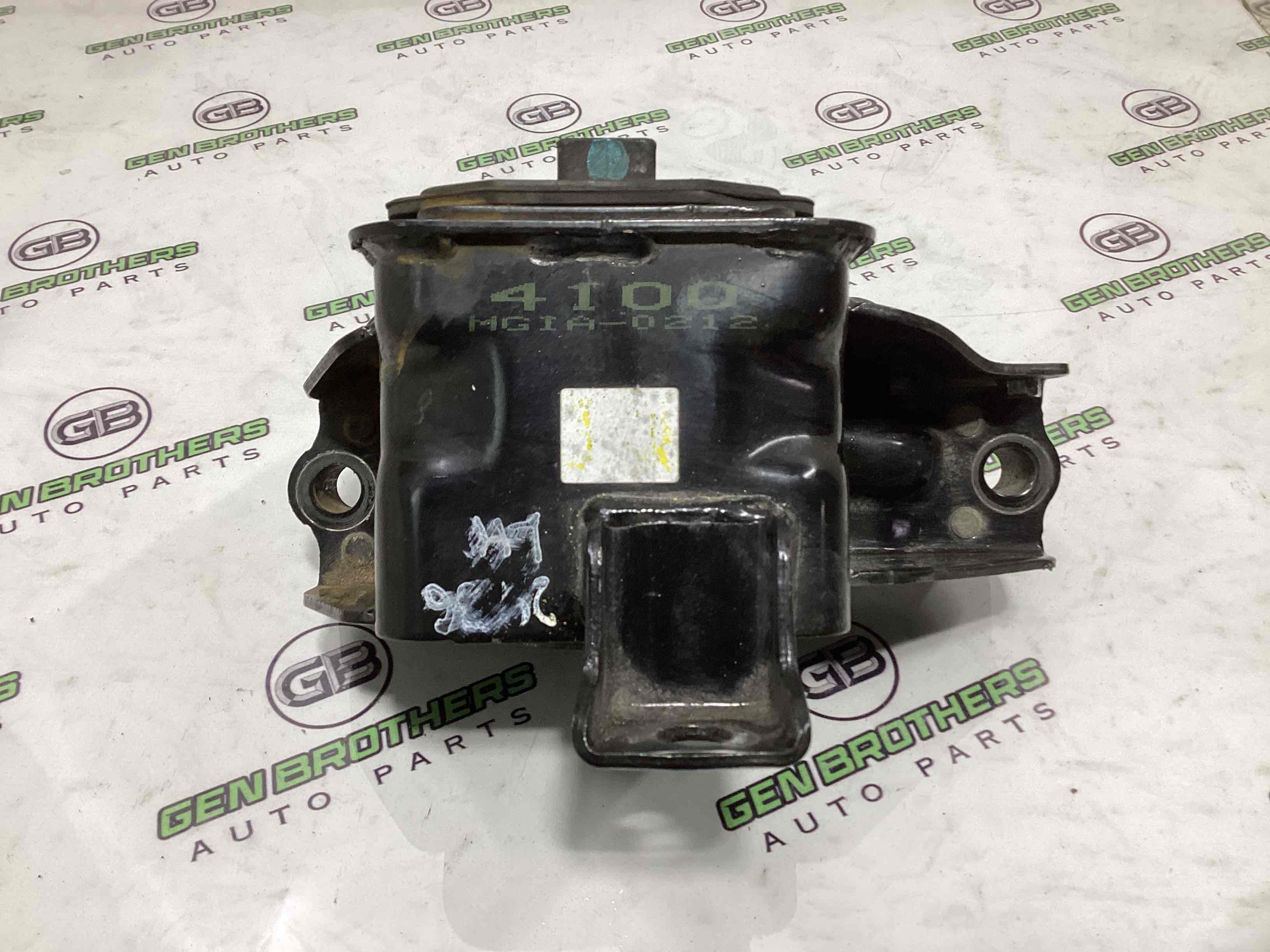 Подушка кріплення двигуна