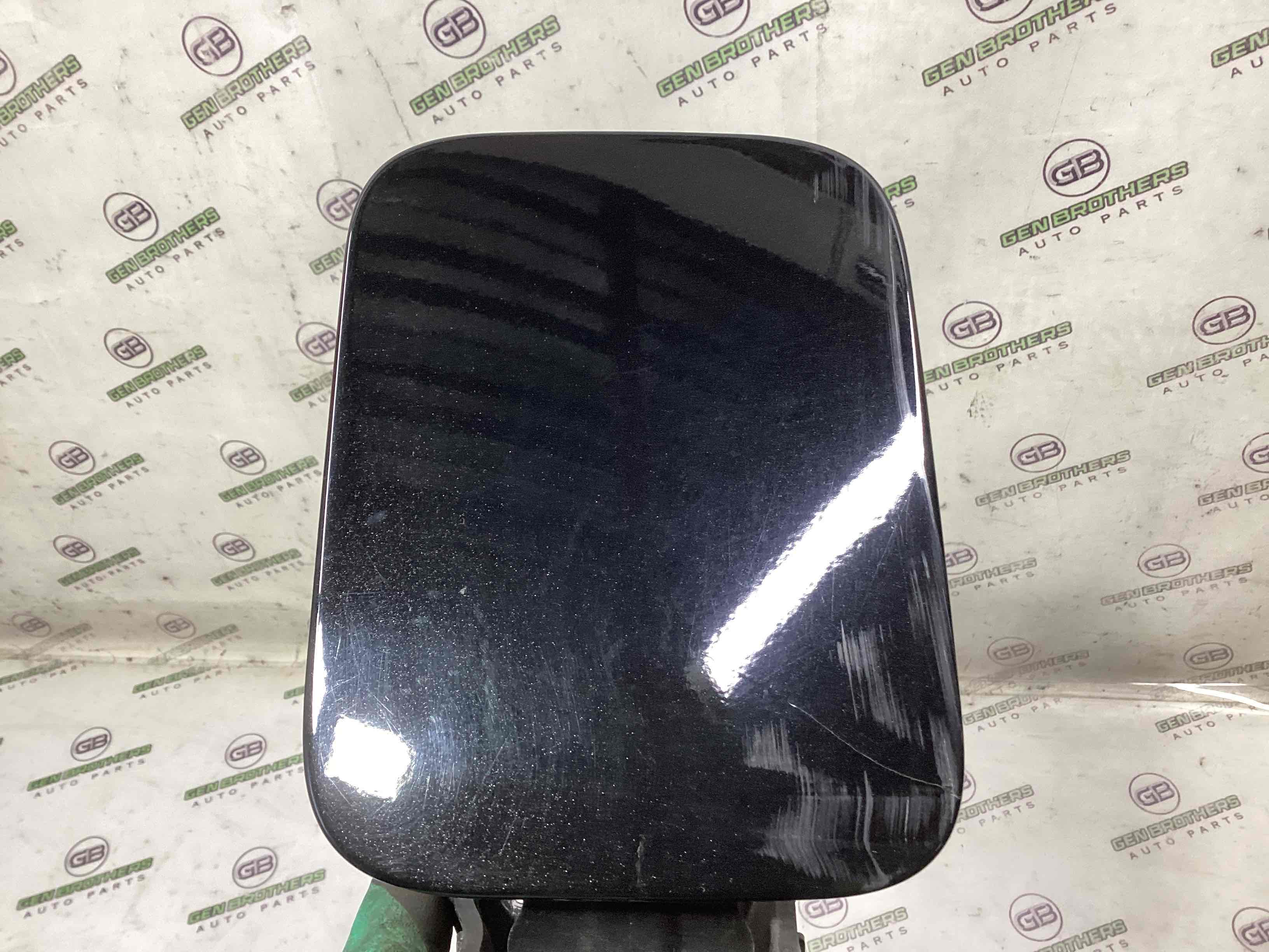 Лючок бензобака