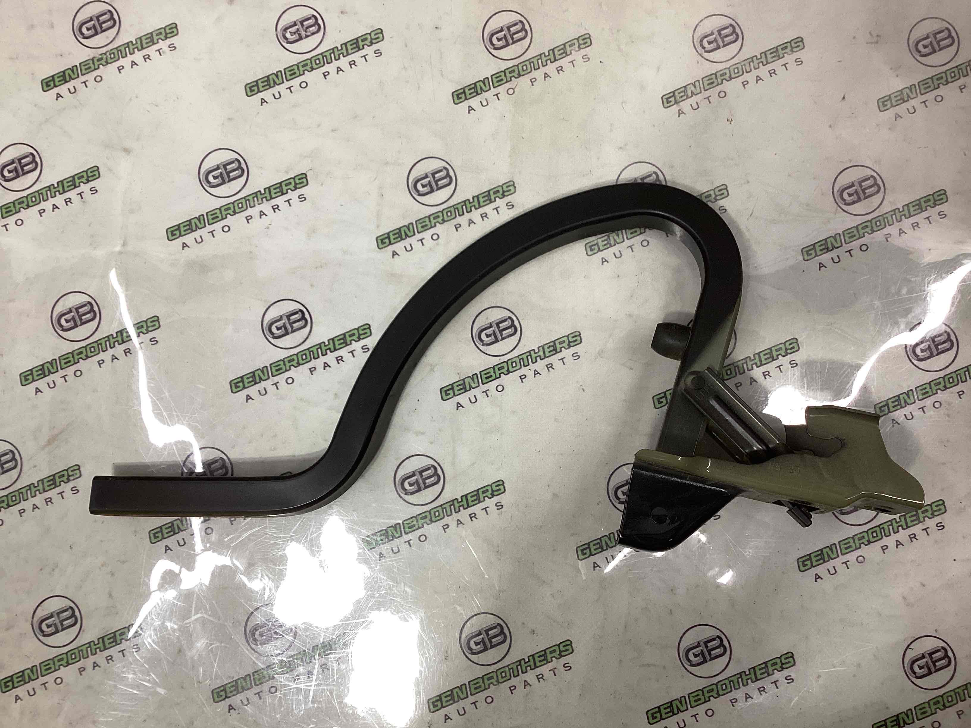 Петля кришки багажника, двері багажника