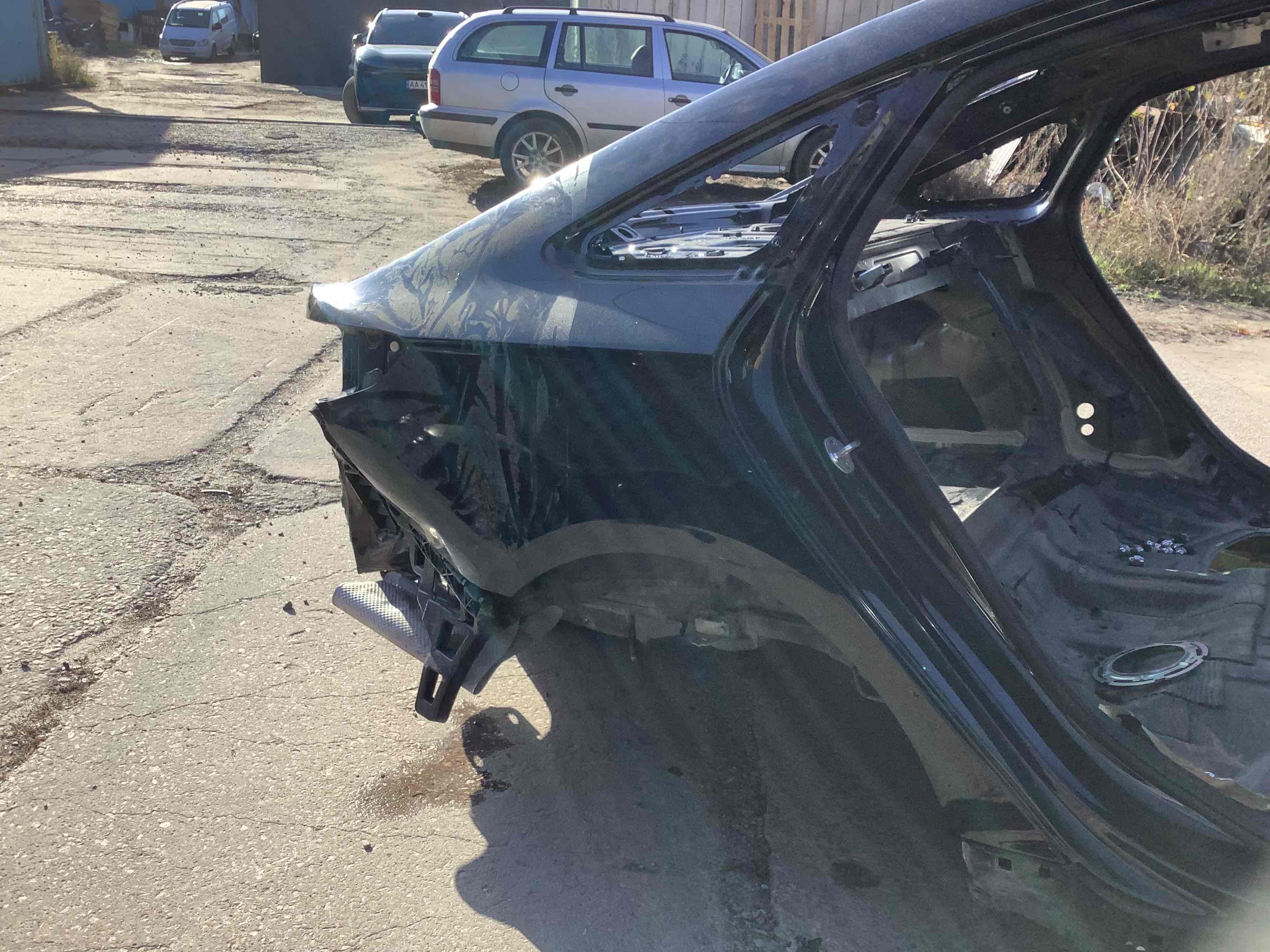 Чверть задня права