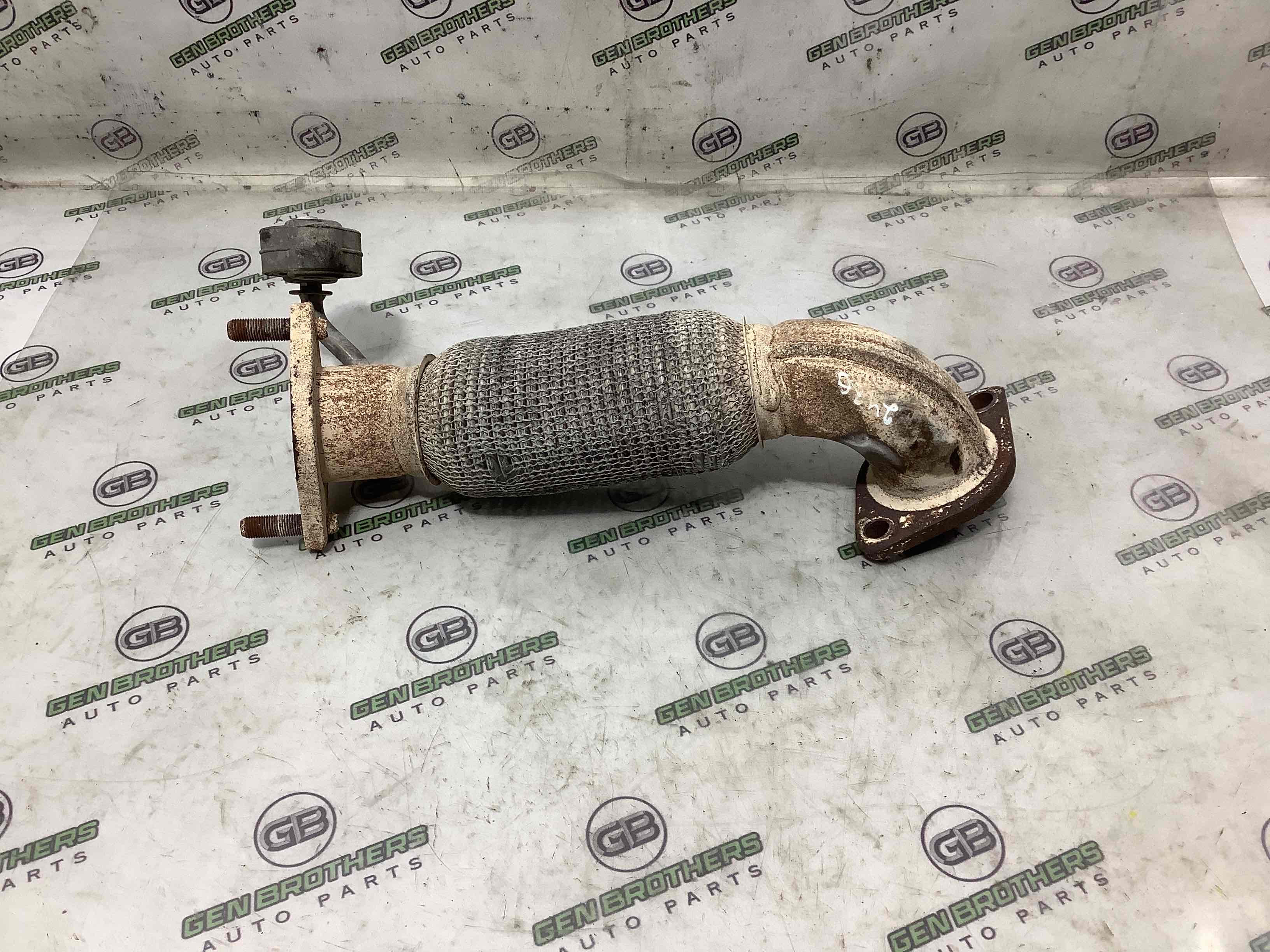 Приймальна труба глушника