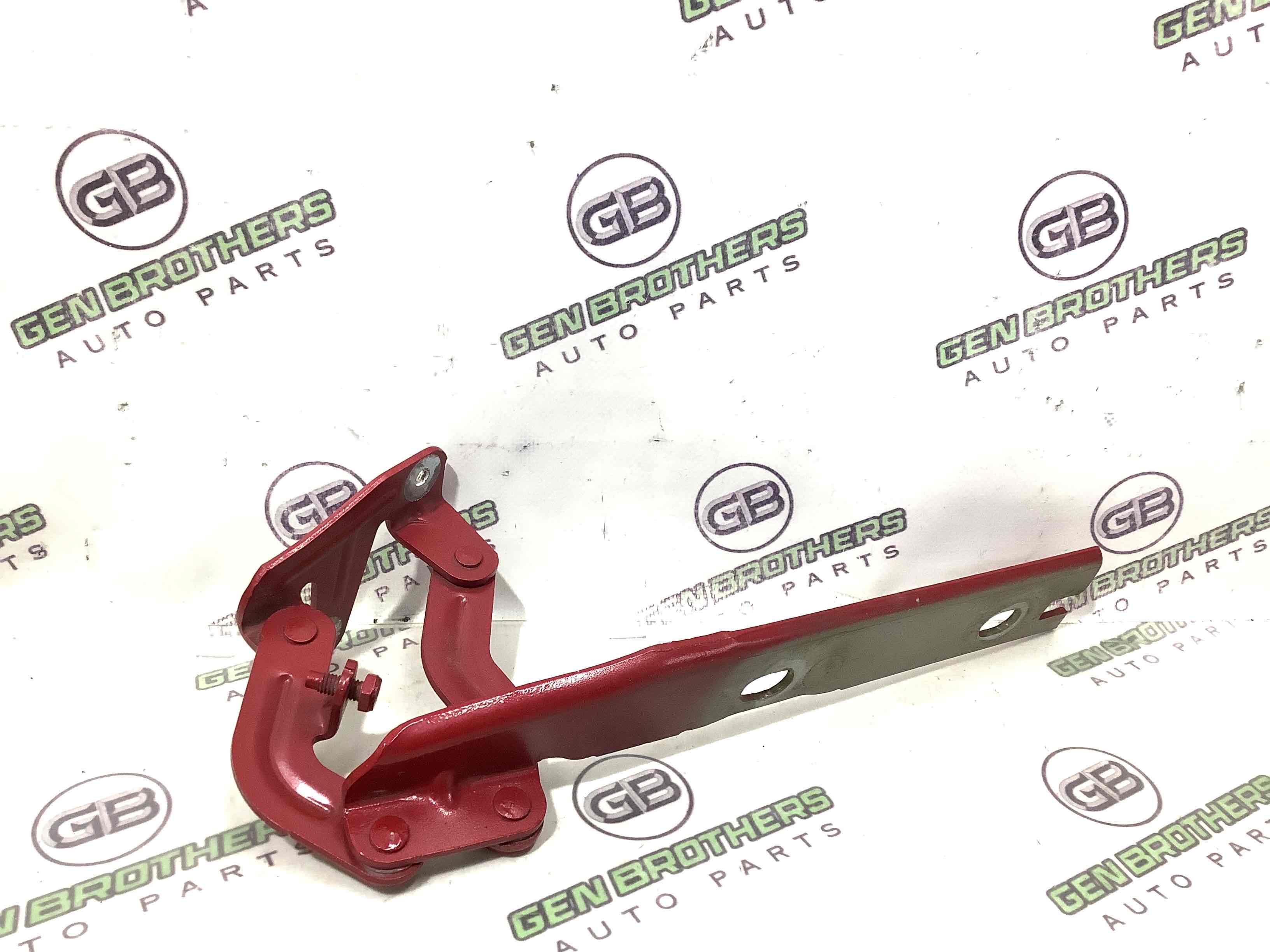 Петля капота, кронштейн капота