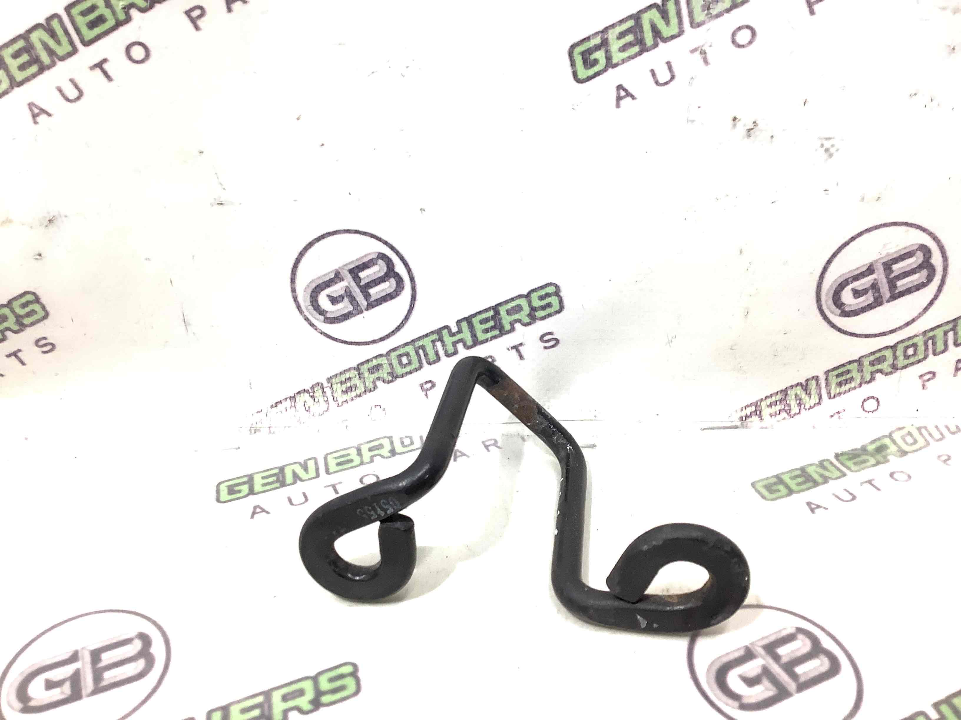 Петля капота, кронштейн капота