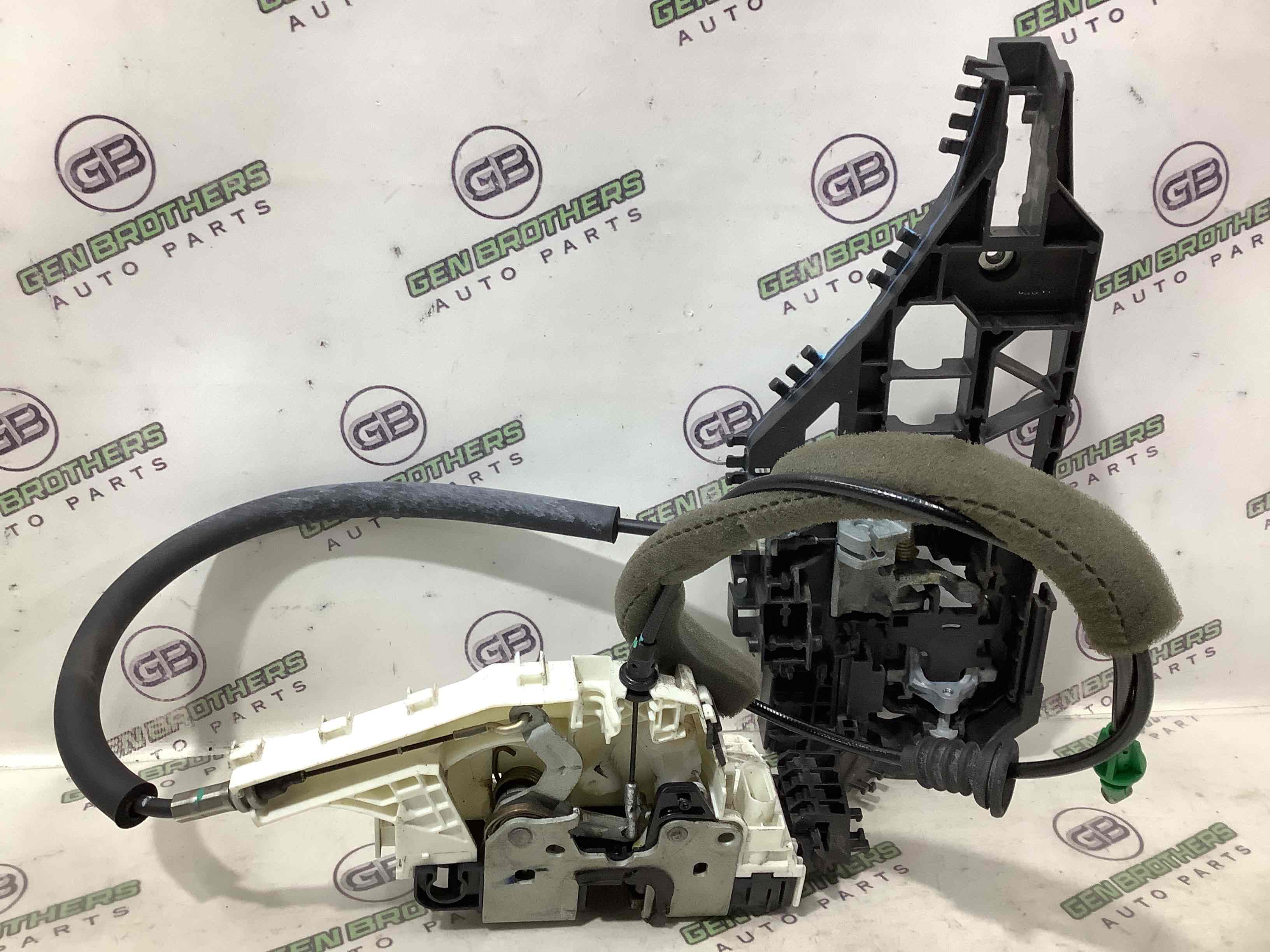 Замок дверей передньої правої