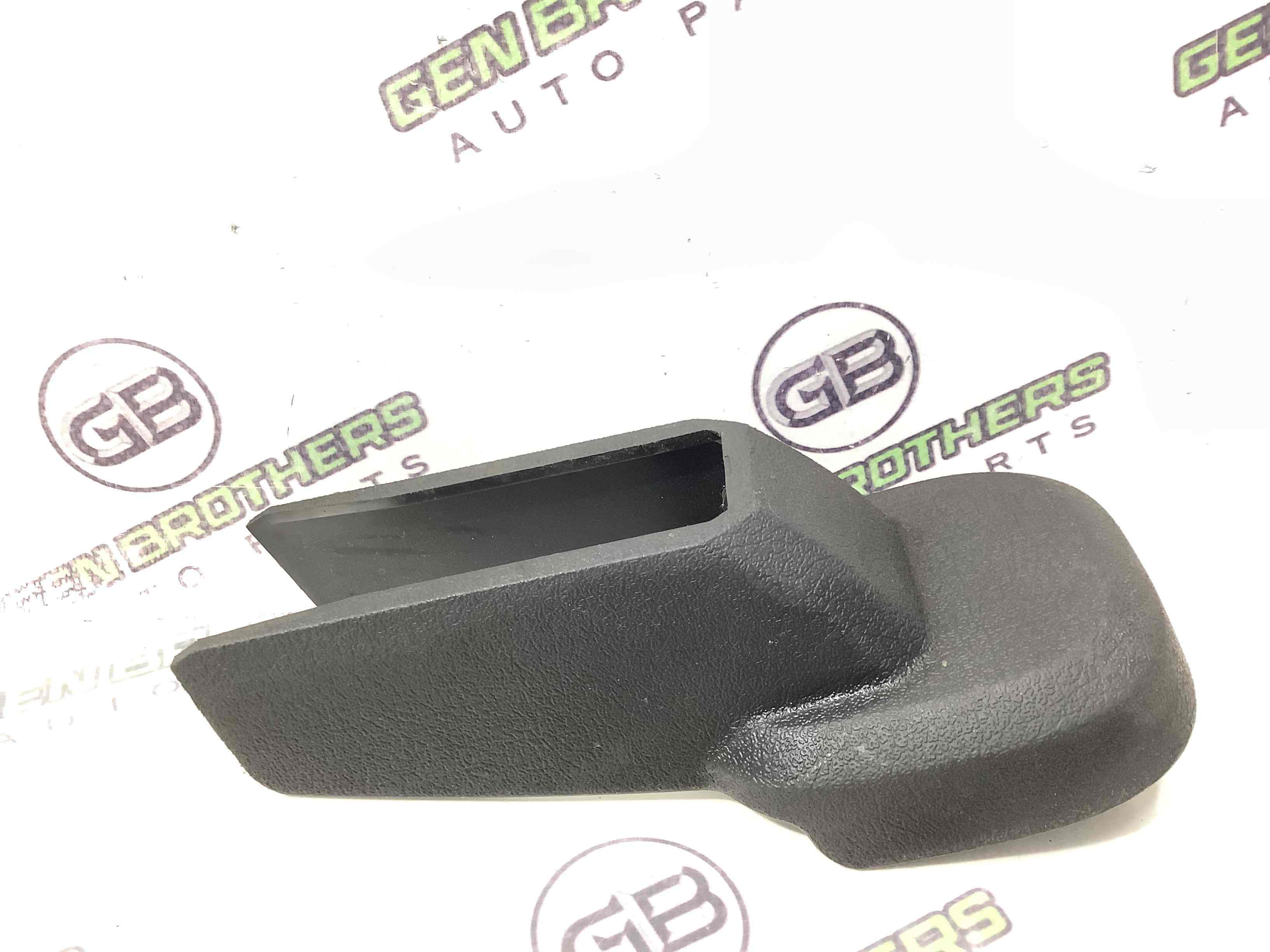 Пластикові елементи салону