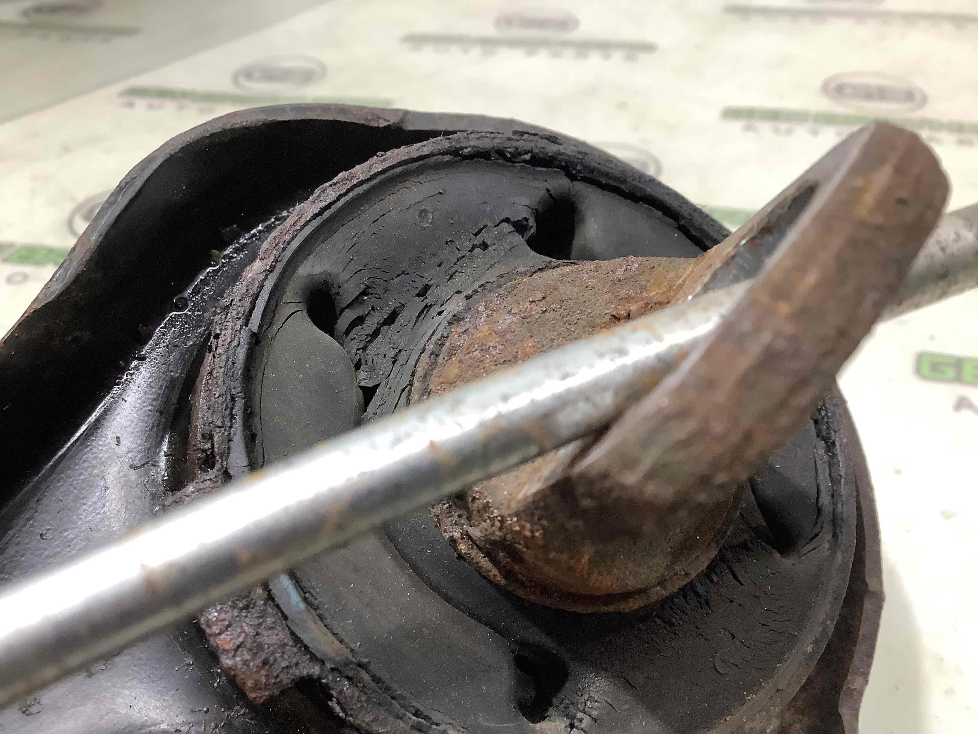 Рычаг задний левый