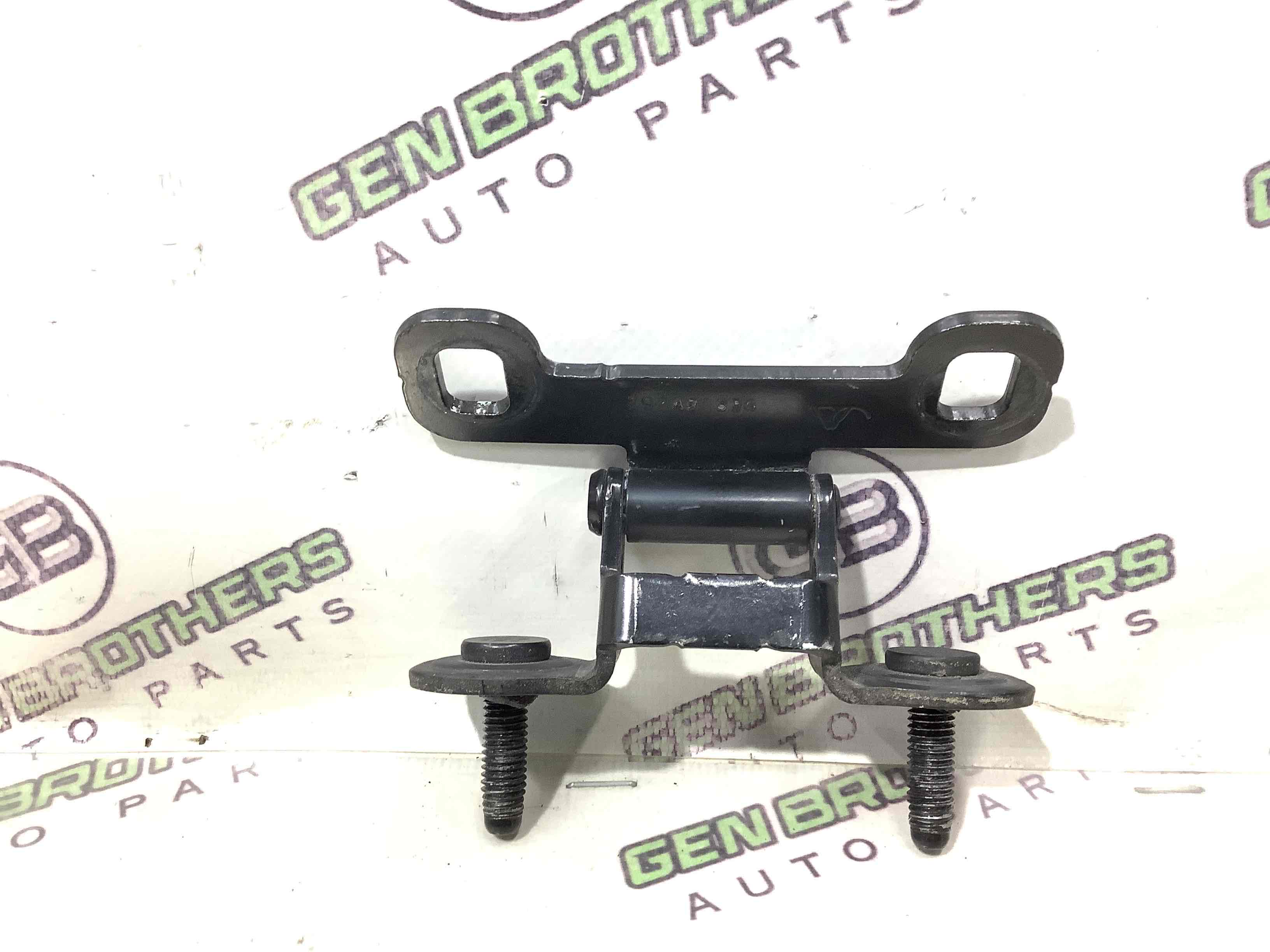 Петля кришки багажника, двері багажника