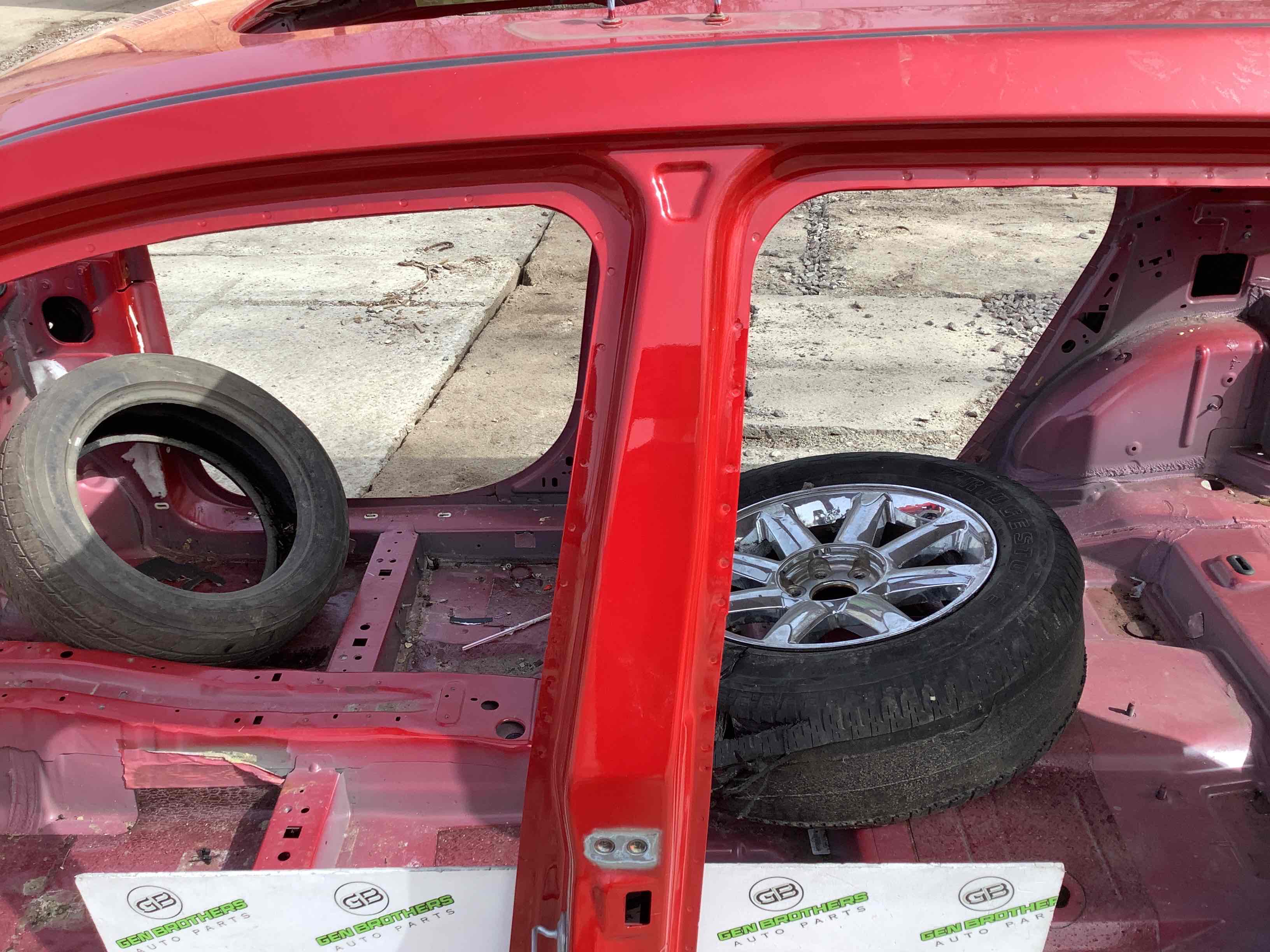 Стойки кузова и пороги