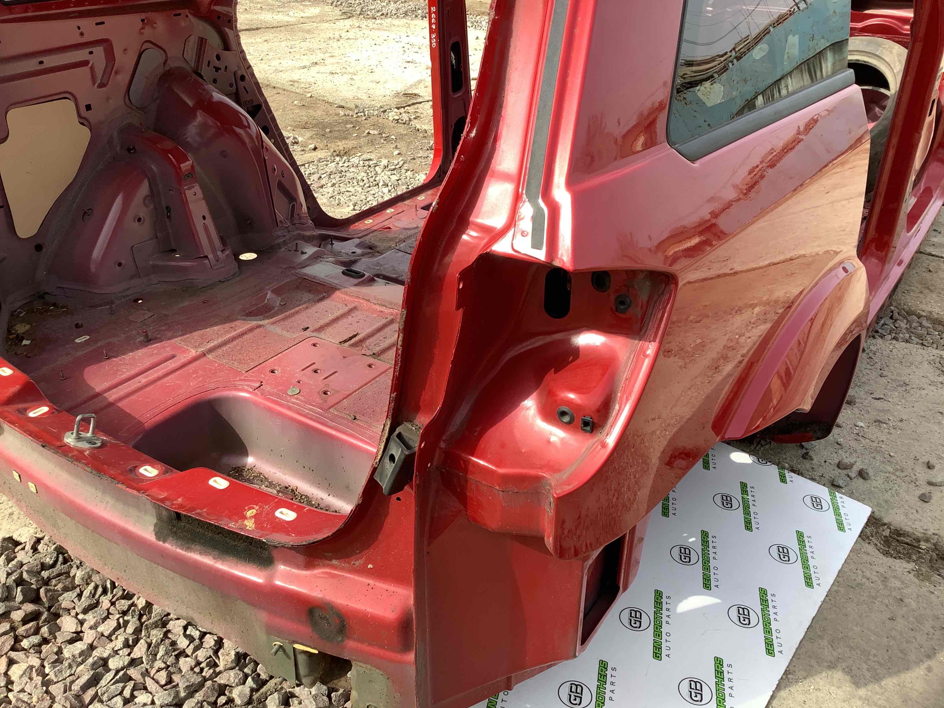 Чверть задня права