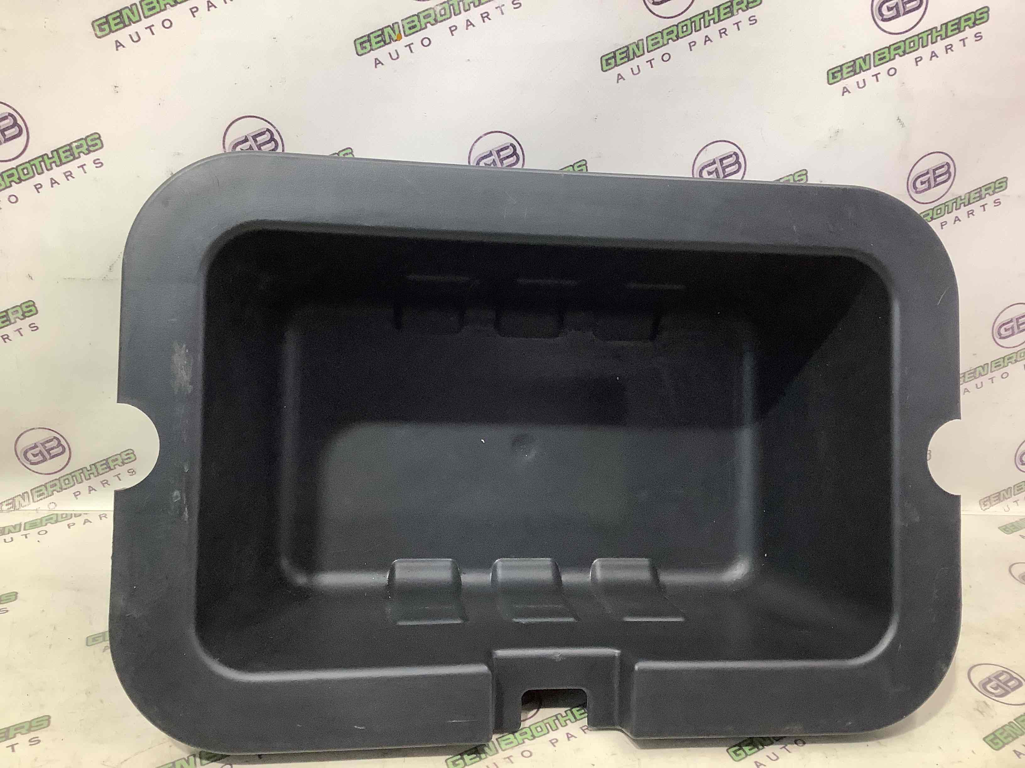 Элементы отделки багажника