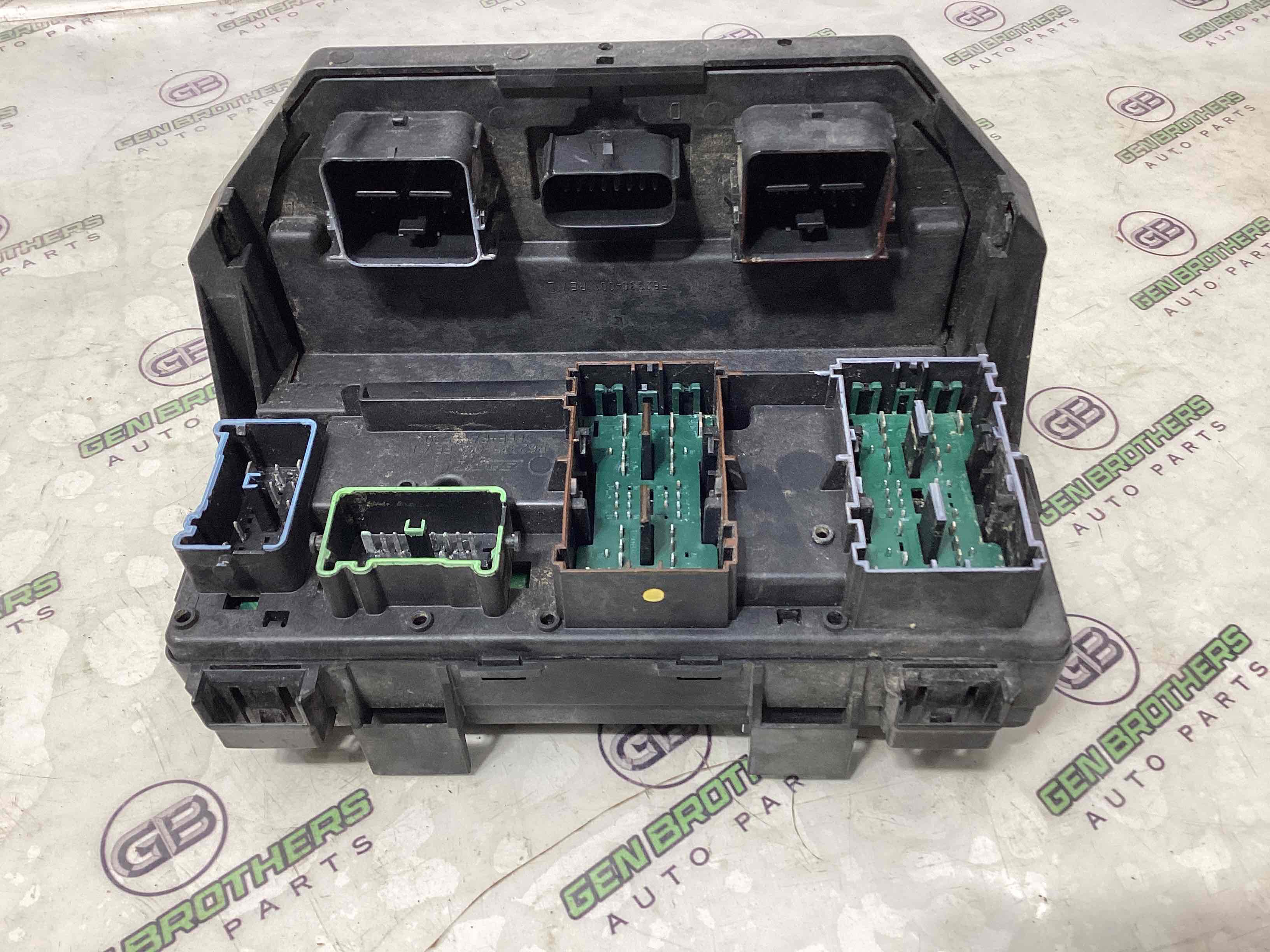 Блок запобіжників (блок реле)