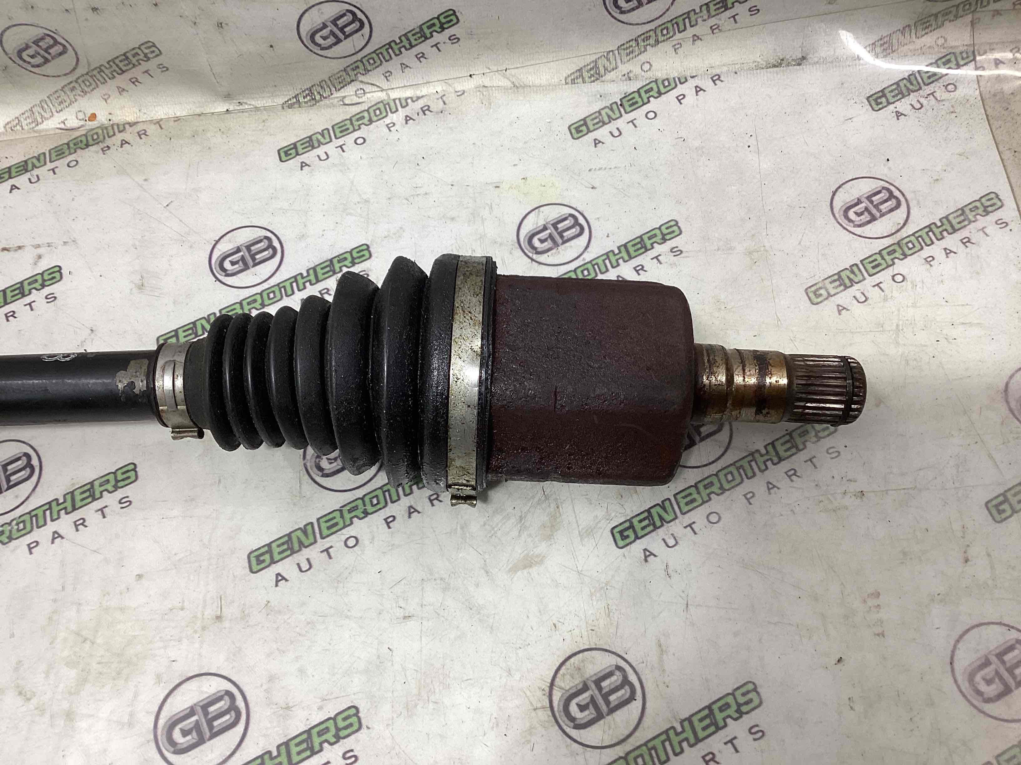 Піввісь передня ліва привідний вал, ШРУС