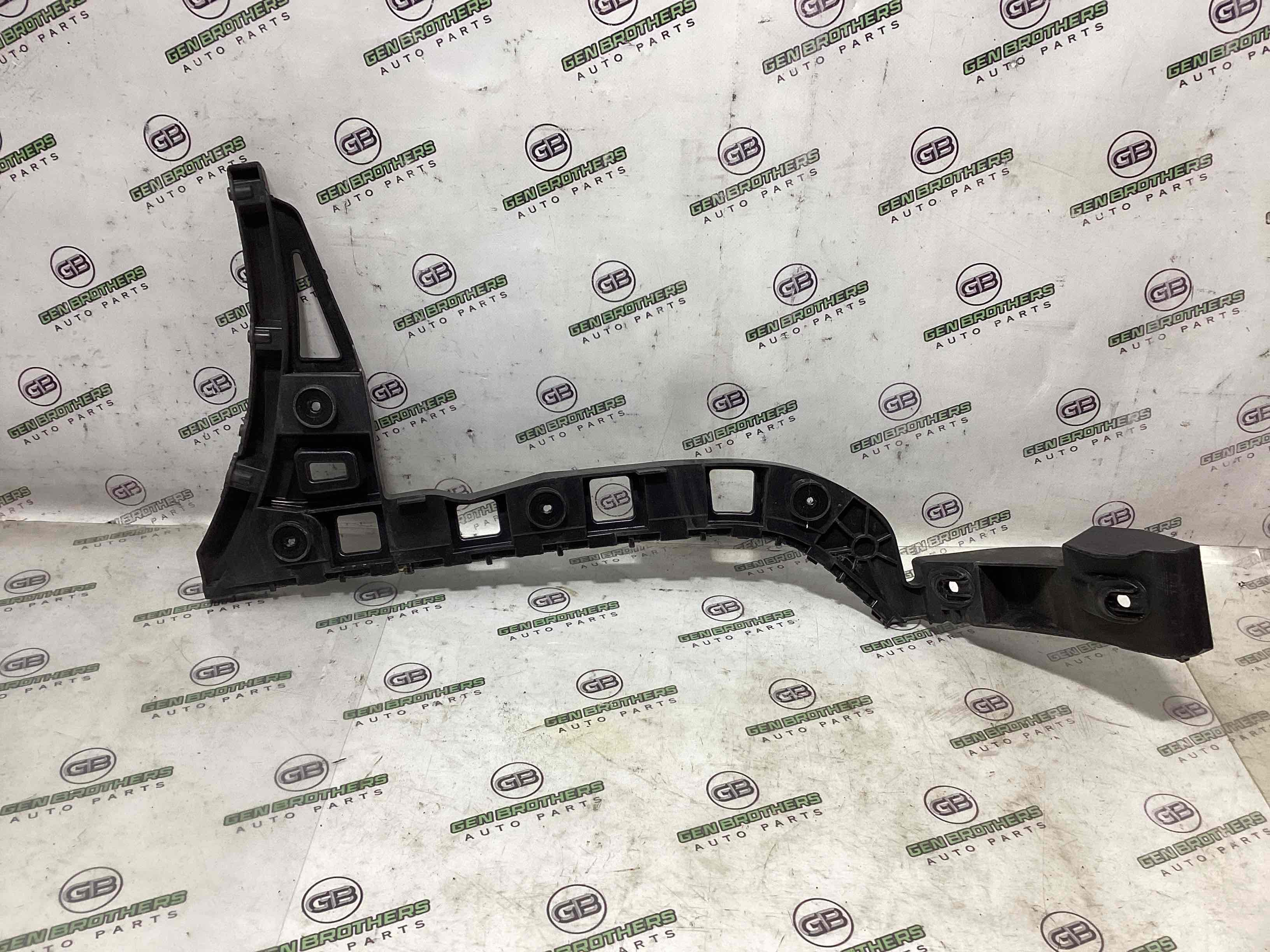 Кріплення заднього бампера ліве