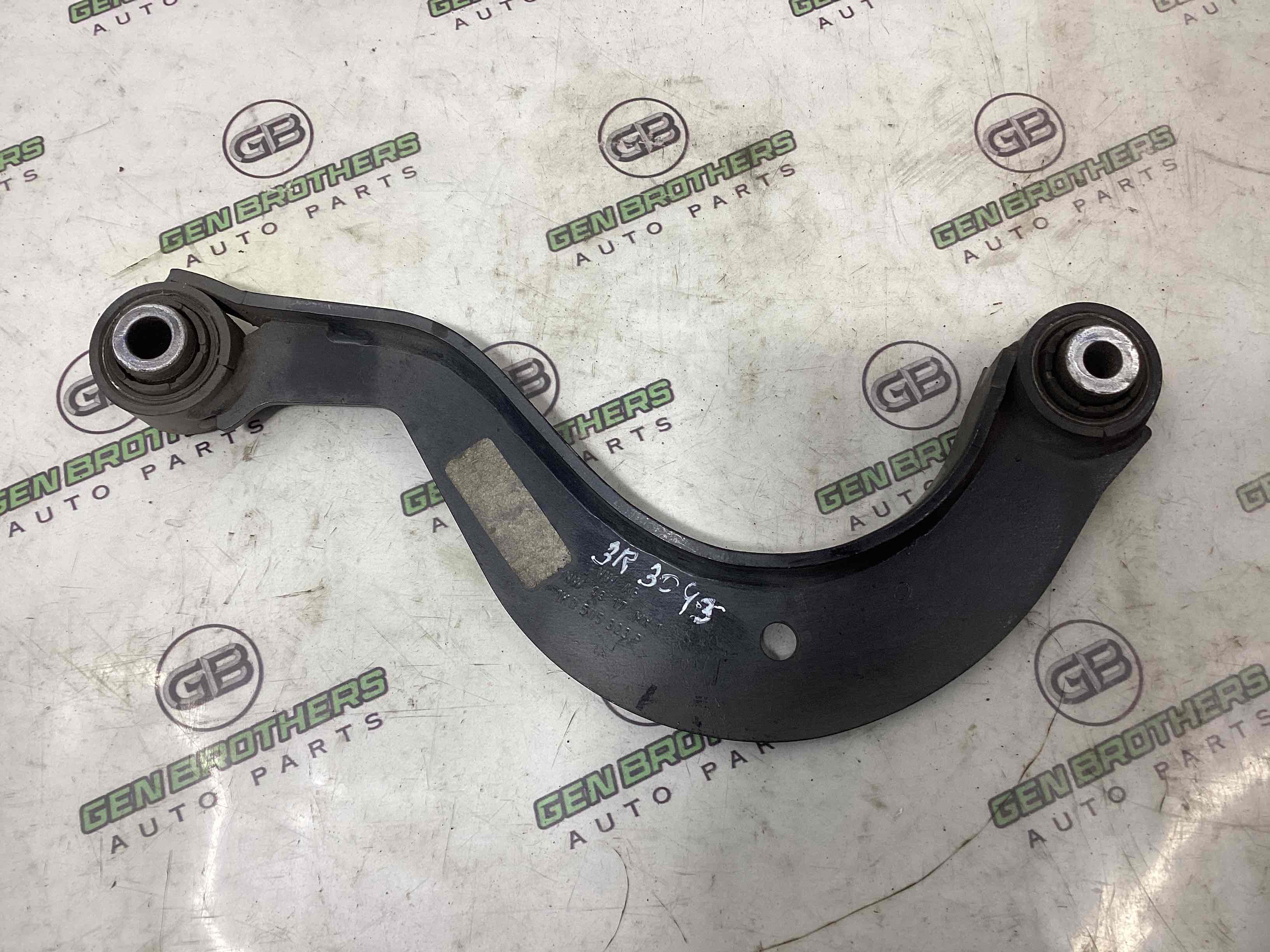 Важіль задній правий