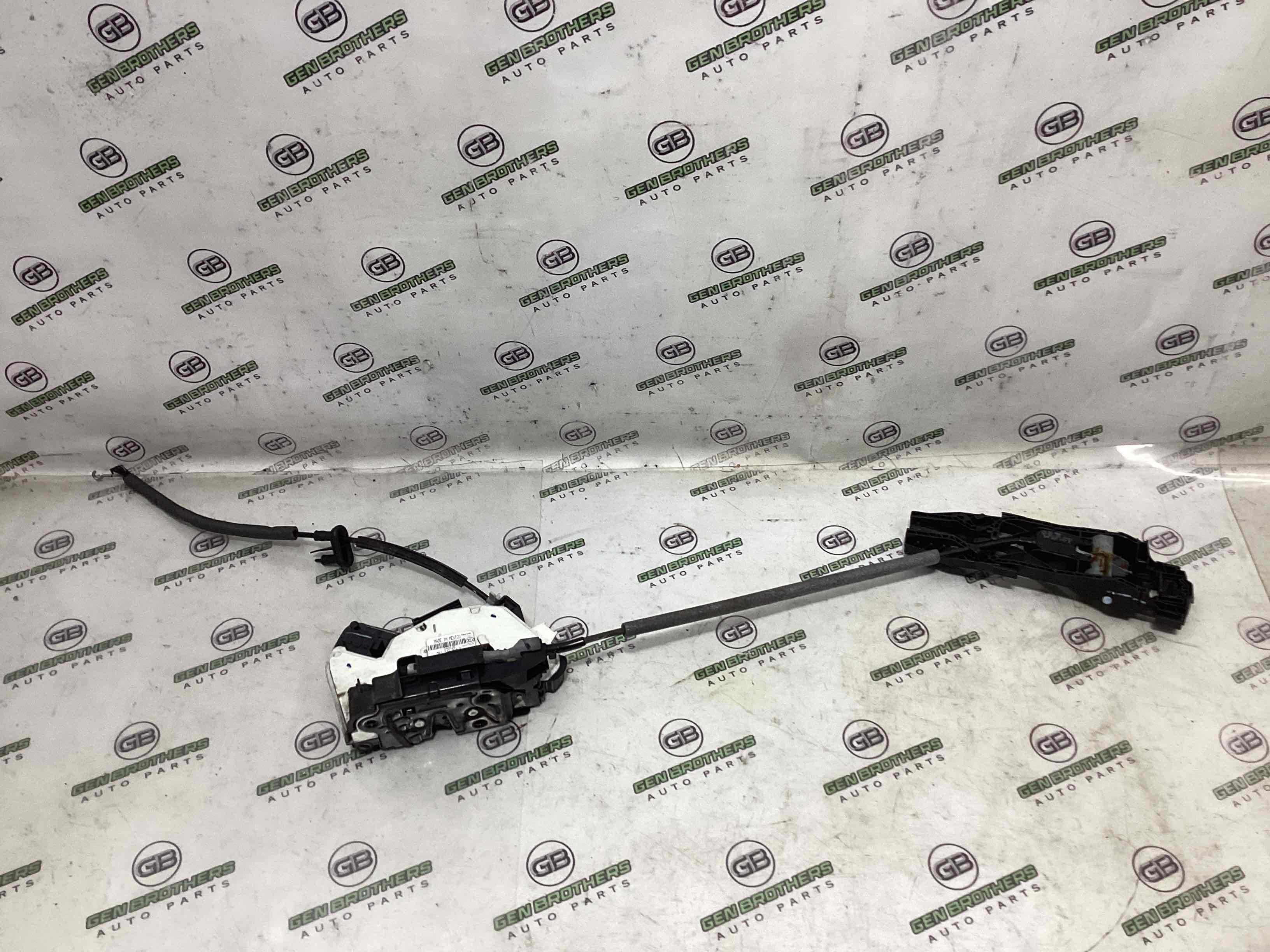 Замок дверей передньої правої