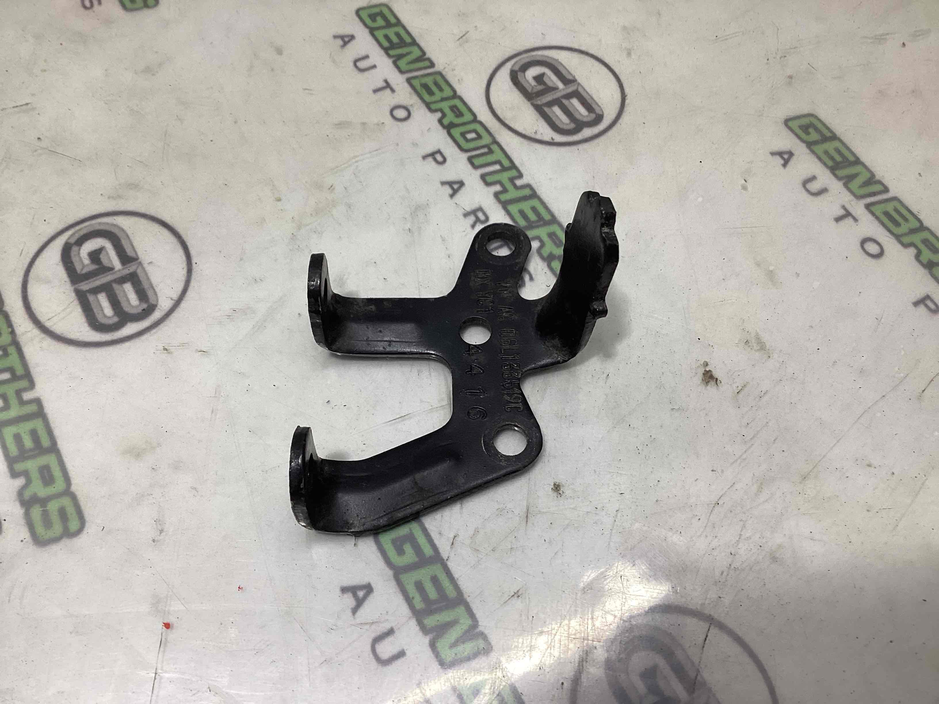 Кріплення, кронштейн