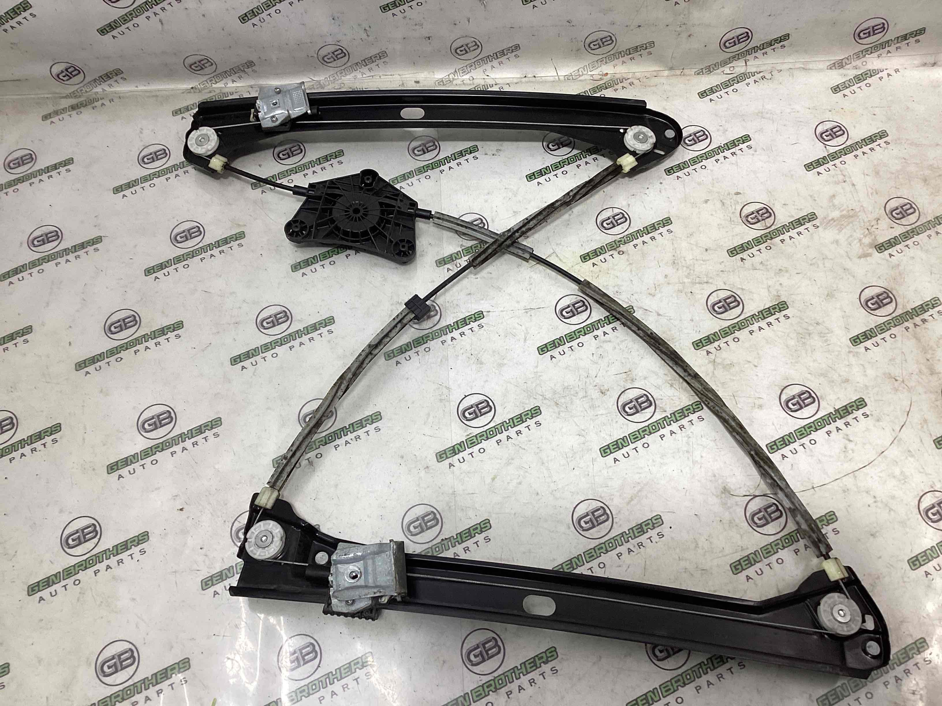 Склопідйомник передній правий