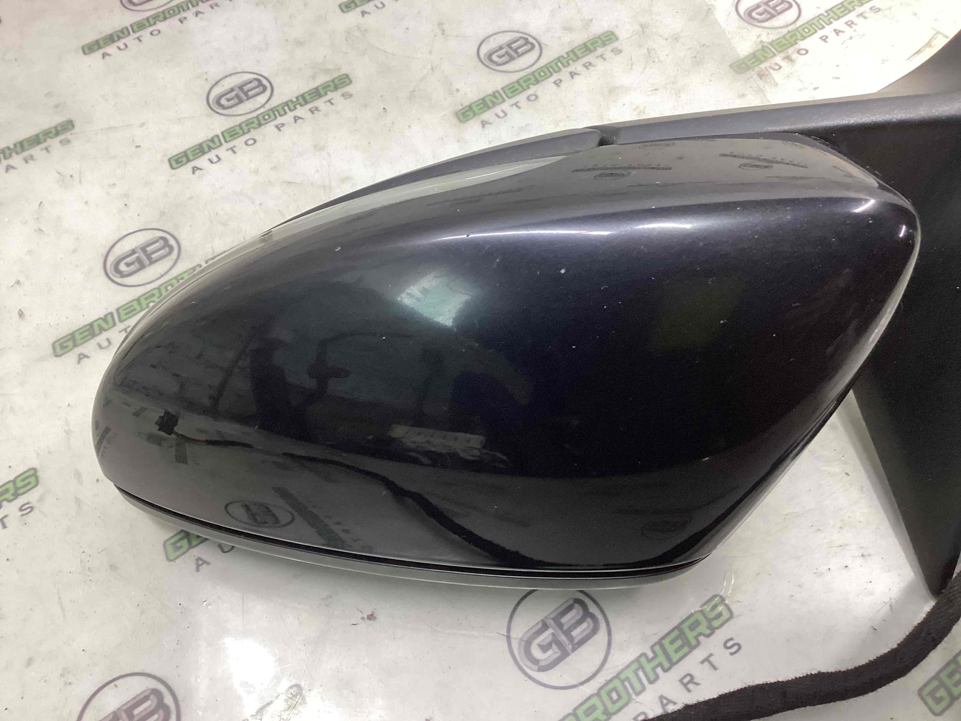 Дзеркало зовнішнє ліве