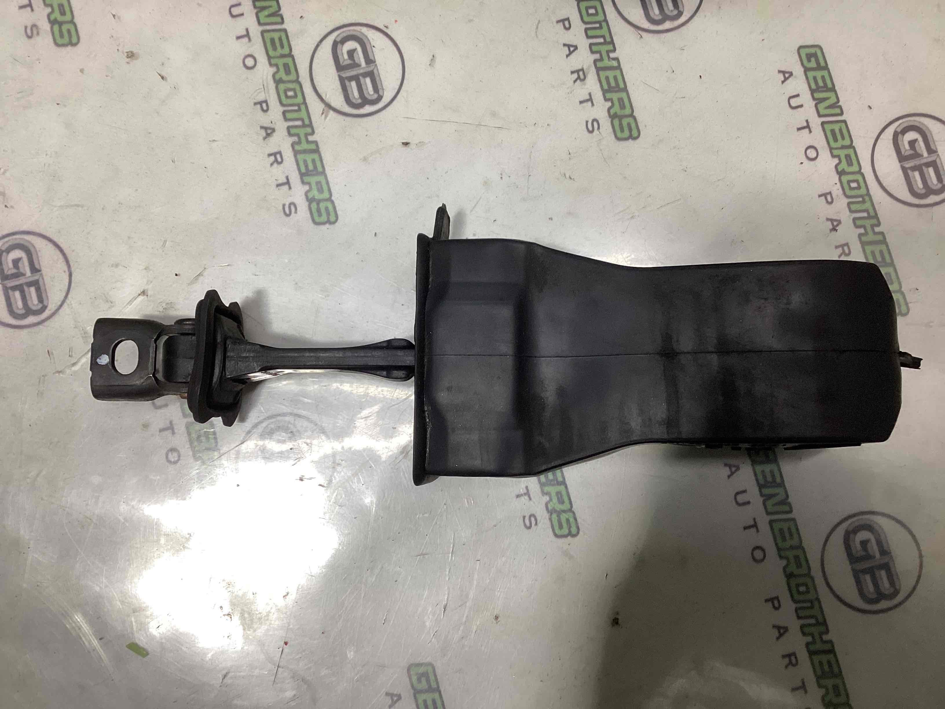 Обмежувач відчинення дверей